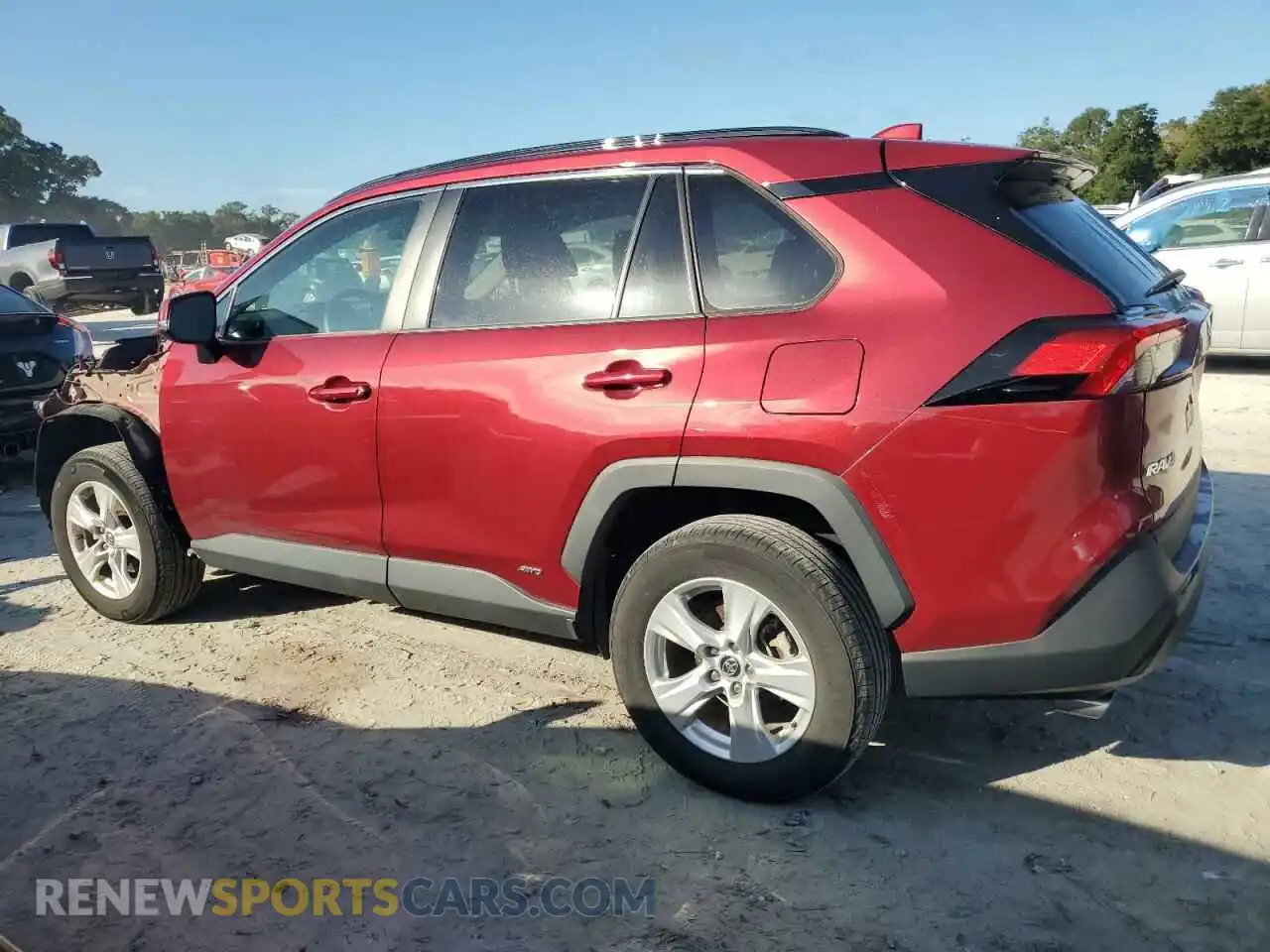 2 Photograph of a damaged car 2T3RWRFV8LW079074 TOYOTA RAV4 2020