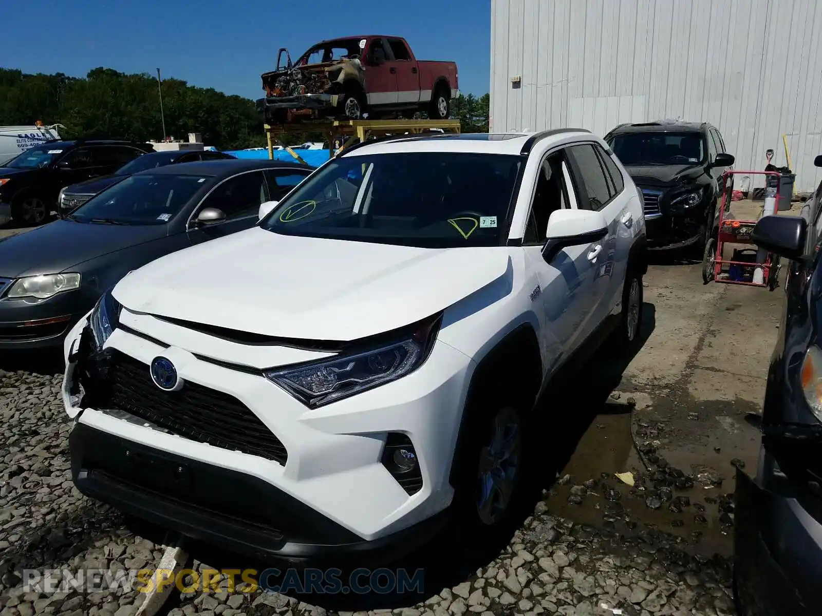 2 Photograph of a damaged car 2T3RWRFV8LW089314 TOYOTA RAV4 2020