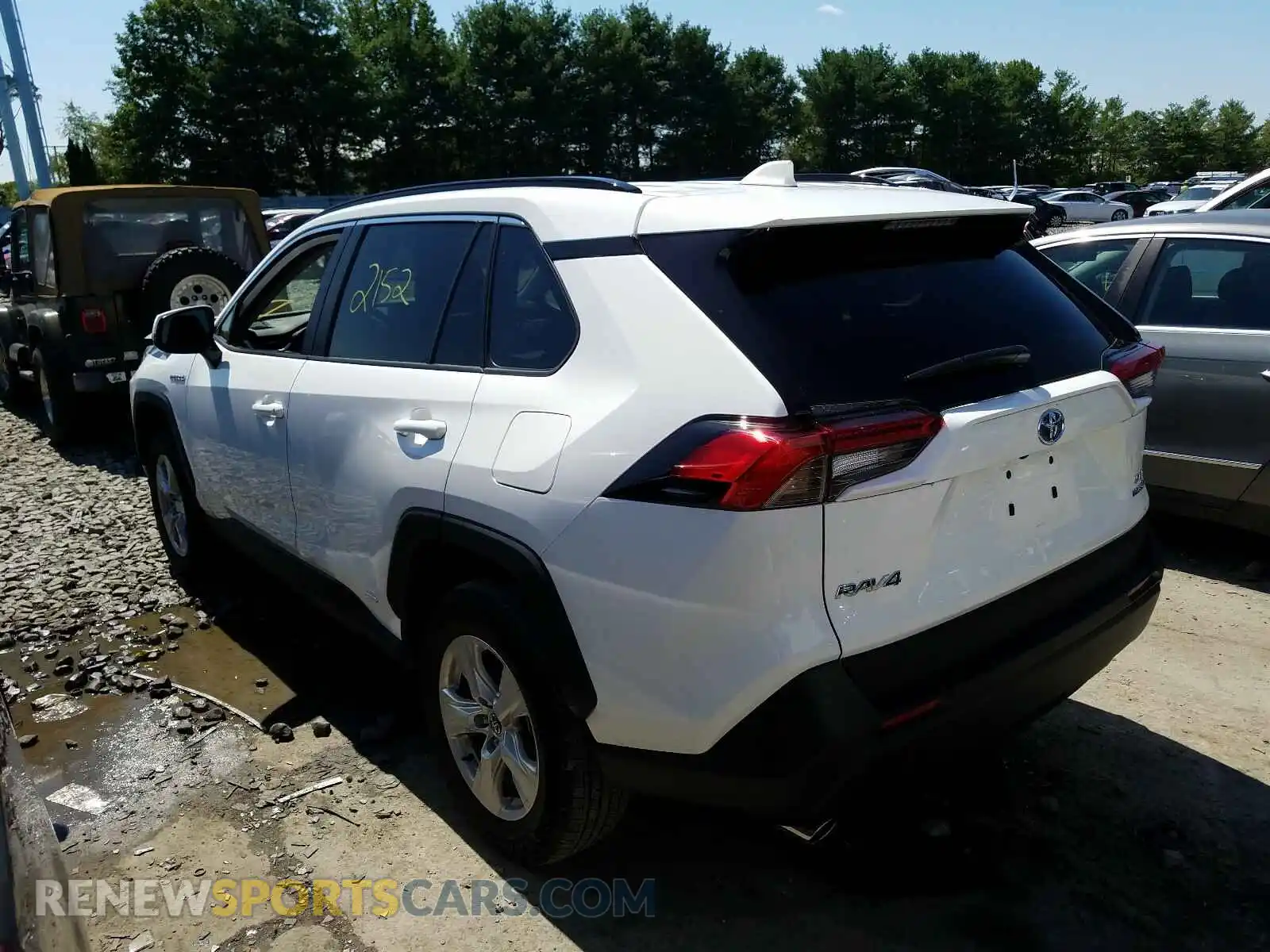 3 Photograph of a damaged car 2T3RWRFV8LW089314 TOYOTA RAV4 2020