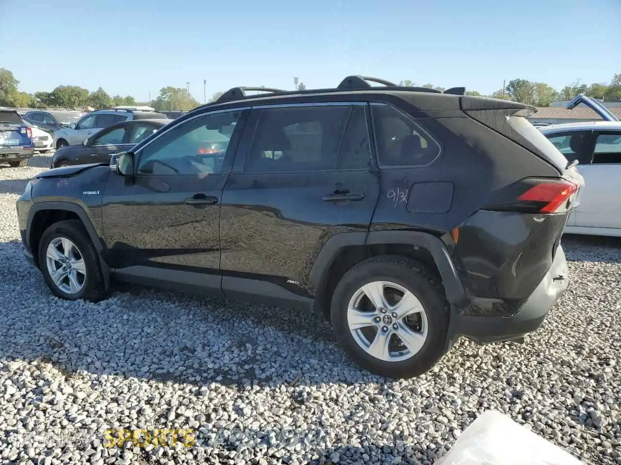 2 Фотография поврежденного автомобиля 2T3RWRFV9LW070724 TOYOTA RAV4 2020