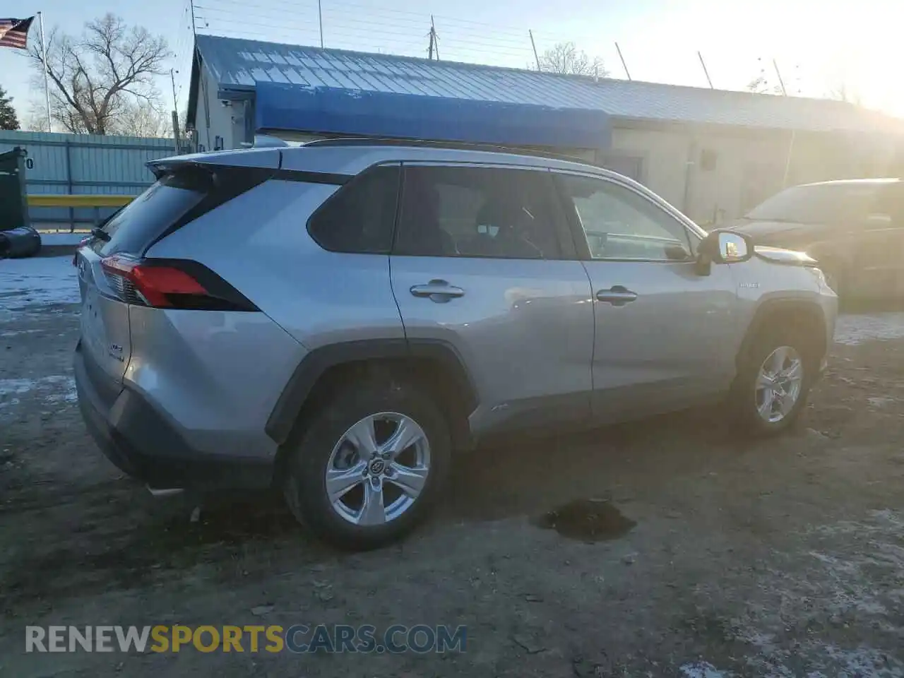3 Photograph of a damaged car 2T3RWRFV9LW077642 TOYOTA RAV4 2020