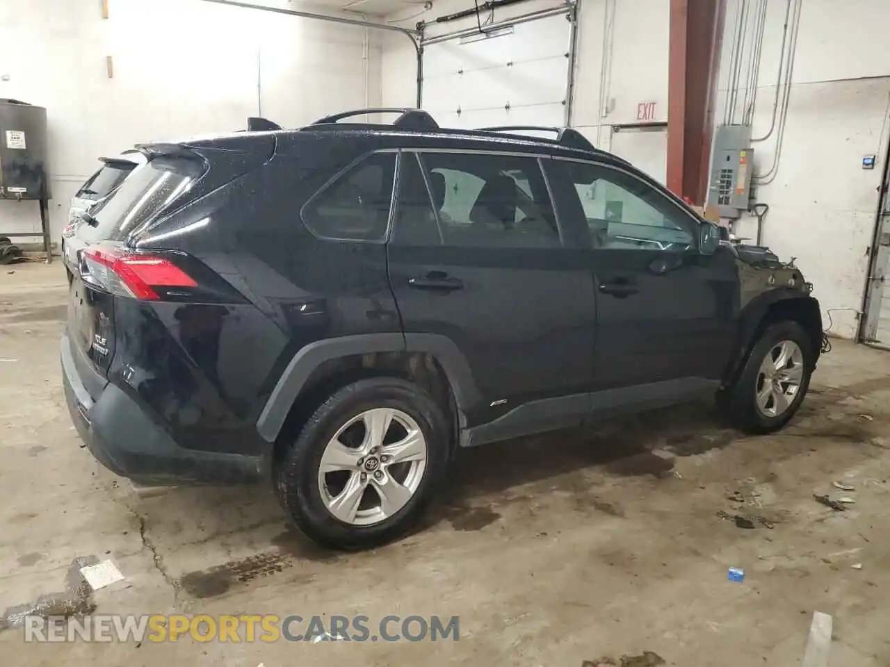 3 Photograph of a damaged car 2T3RWRFVXLW064592 TOYOTA RAV4 2020