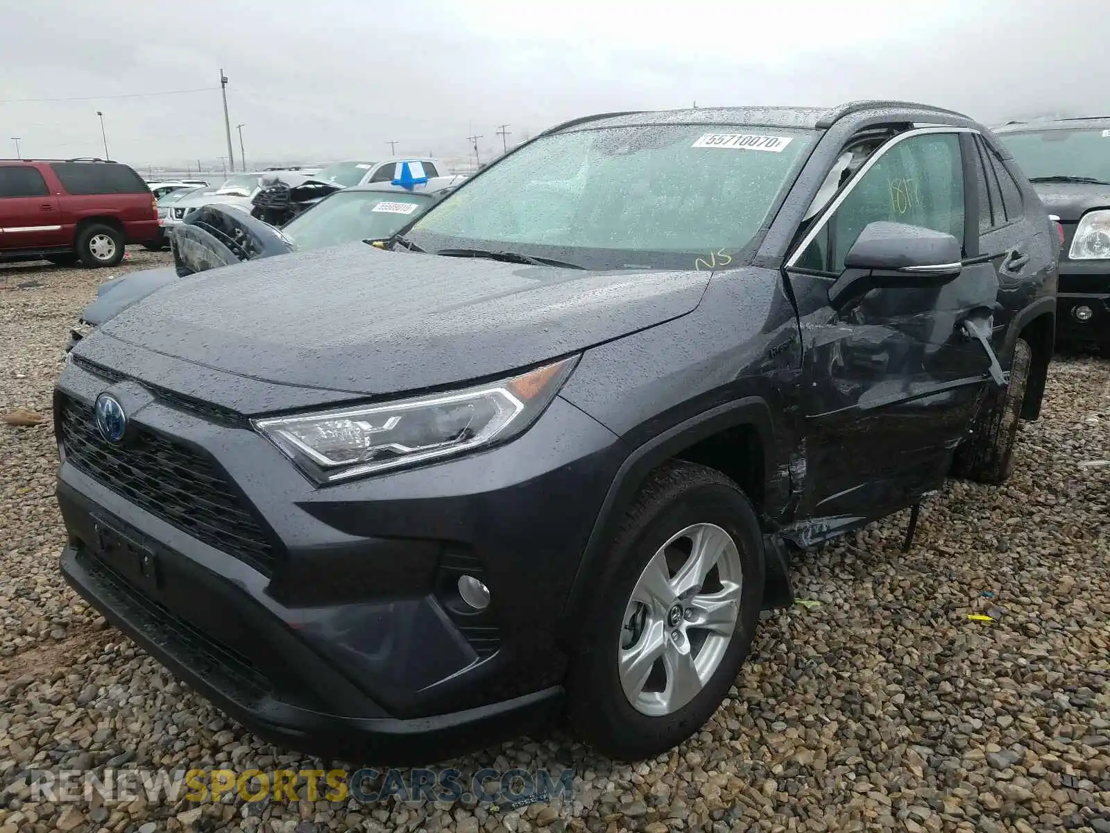 2 Photograph of a damaged car 2T3RWRFVXLW080081 TOYOTA RAV4 2020