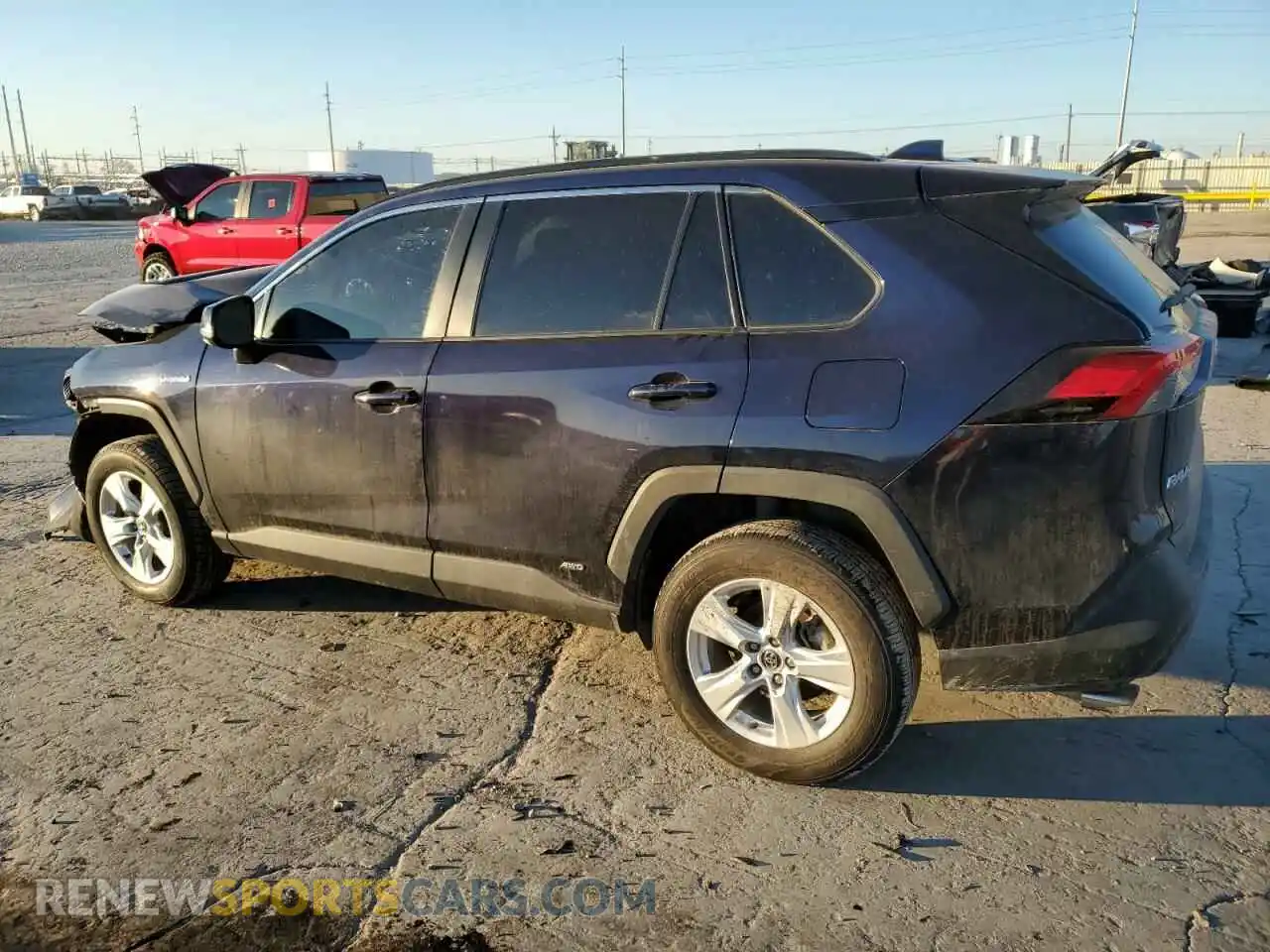 2 Photograph of a damaged car 2T3RWRFVXLW083045 TOYOTA RAV4 2020