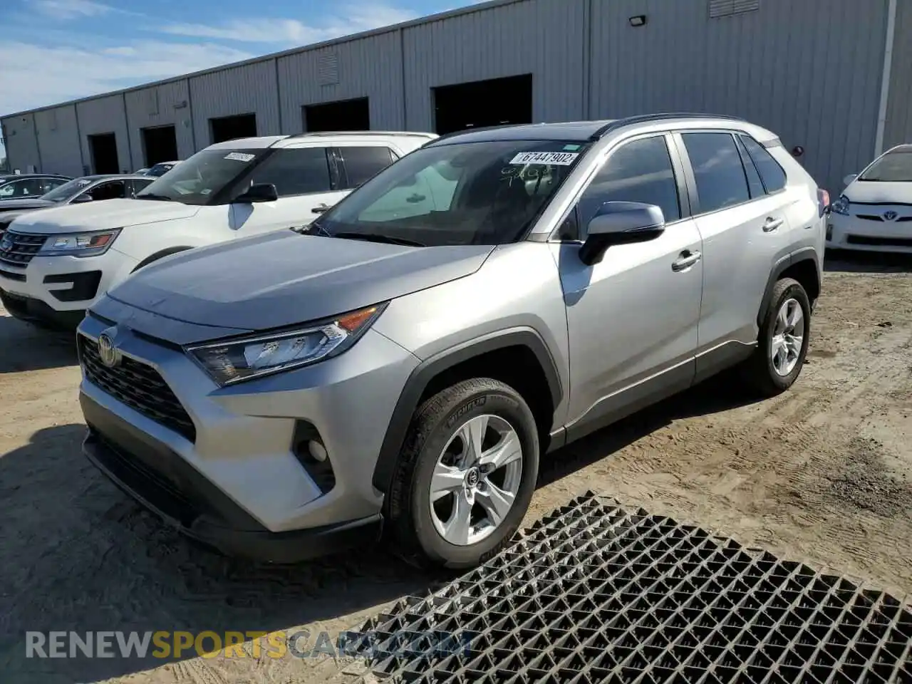 1 Photograph of a damaged car 2T3W1RFV0LC078813 TOYOTA RAV4 2020