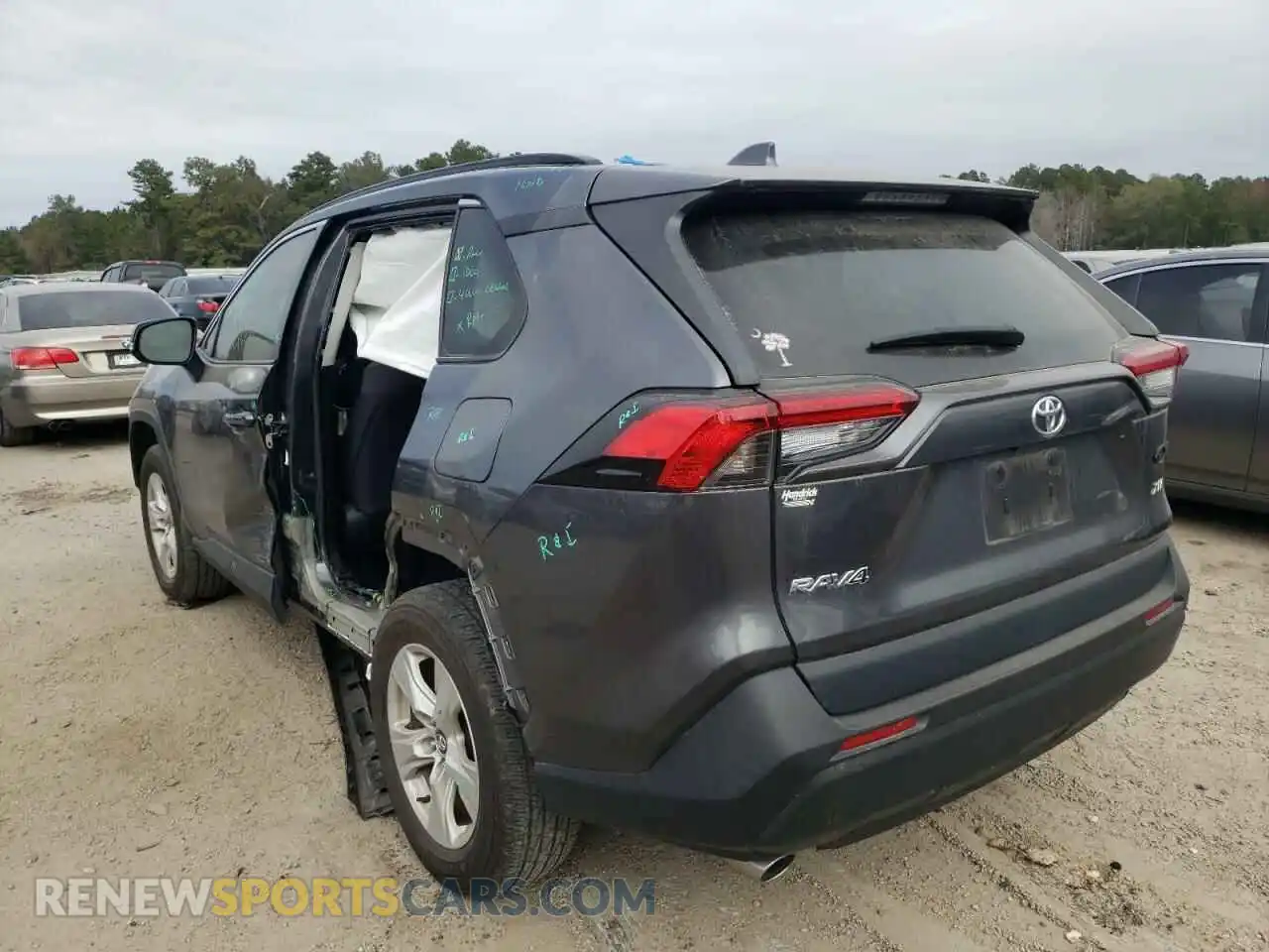 3 Photograph of a damaged car 2T3W1RFV0LC082716 TOYOTA RAV4 2020