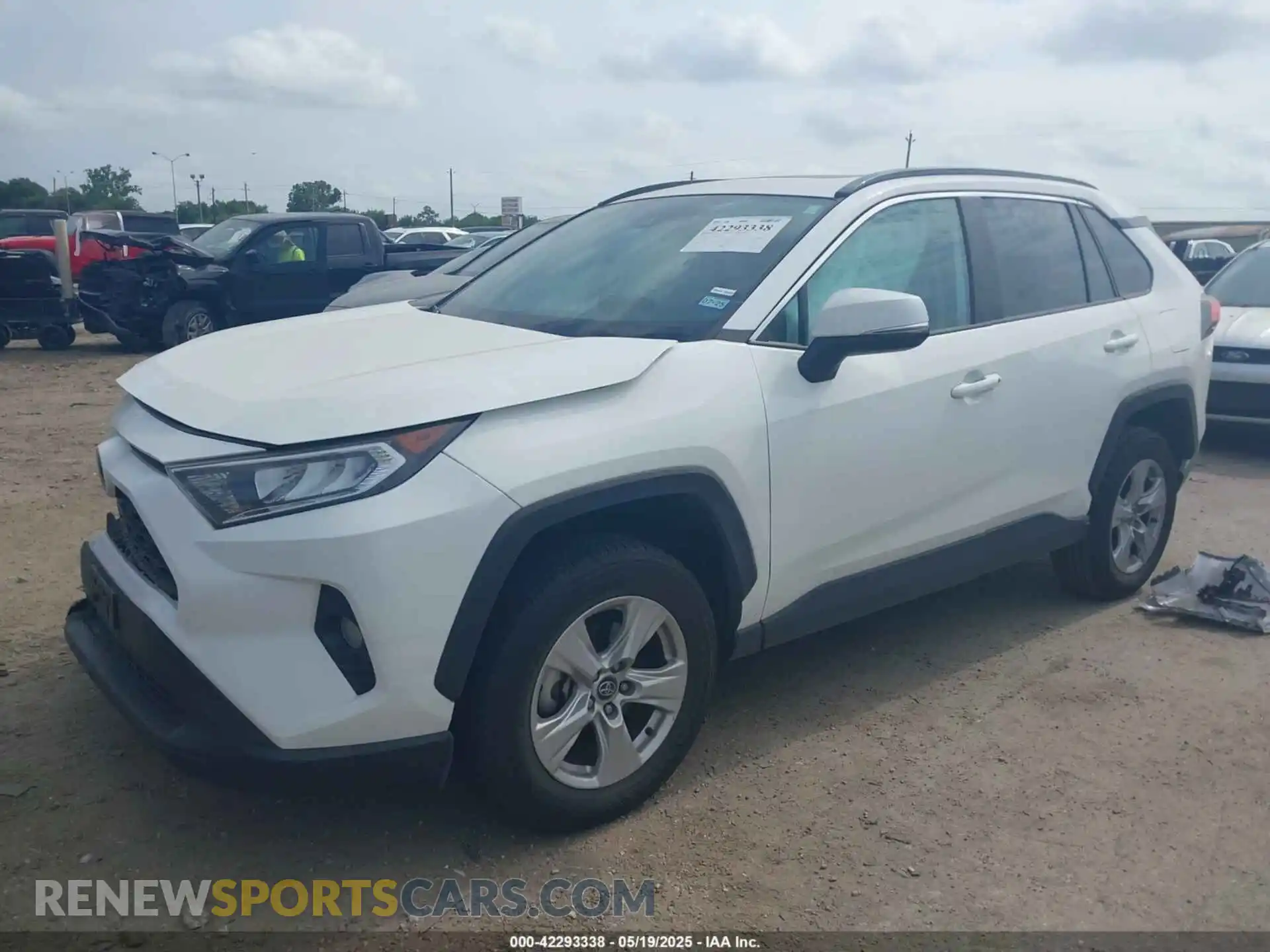 2 Photograph of a damaged car 2T3W1RFV0LW089745 TOYOTA RAV4 2020