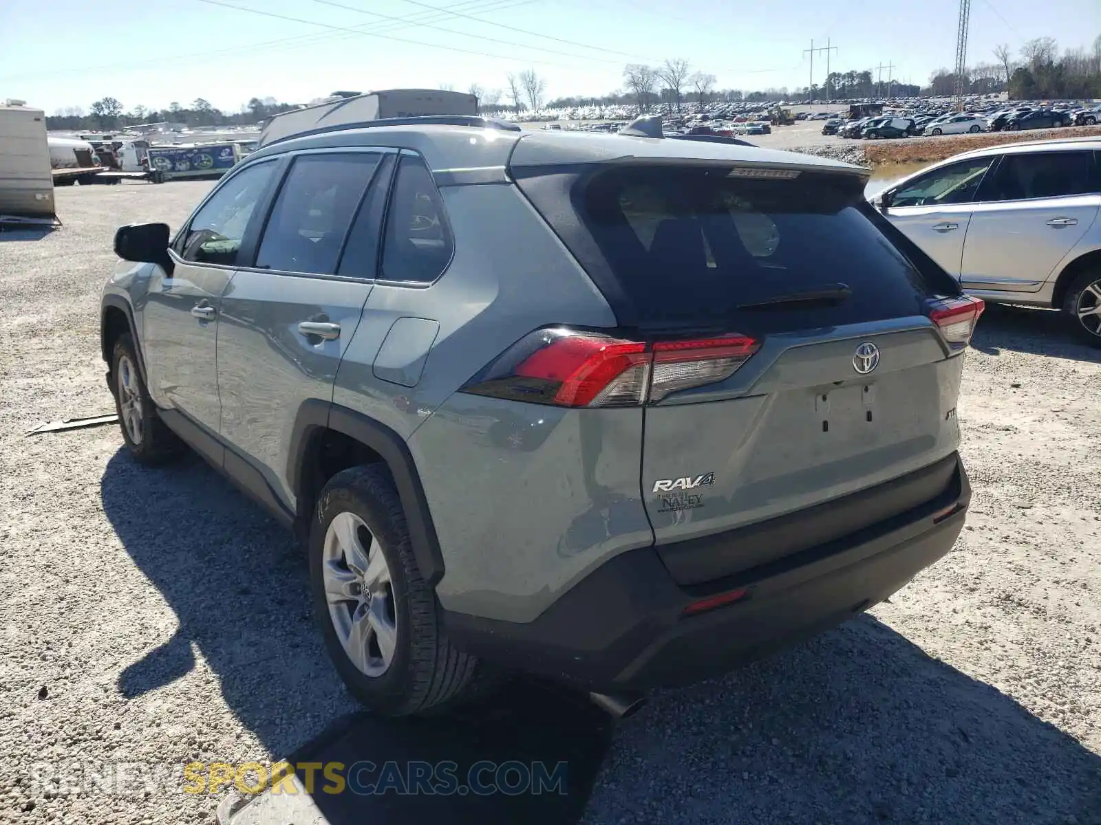 3 Photograph of a damaged car 2T3W1RFV1LC042080 TOYOTA RAV4 2020