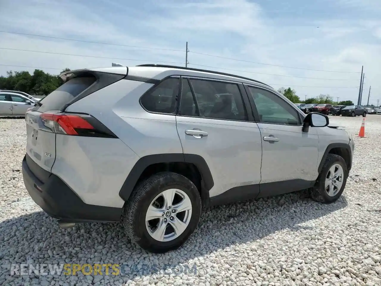 3 Фотография поврежденного автомобиля 2T3W1RFV1LC076147 TOYOTA RAV4 2020