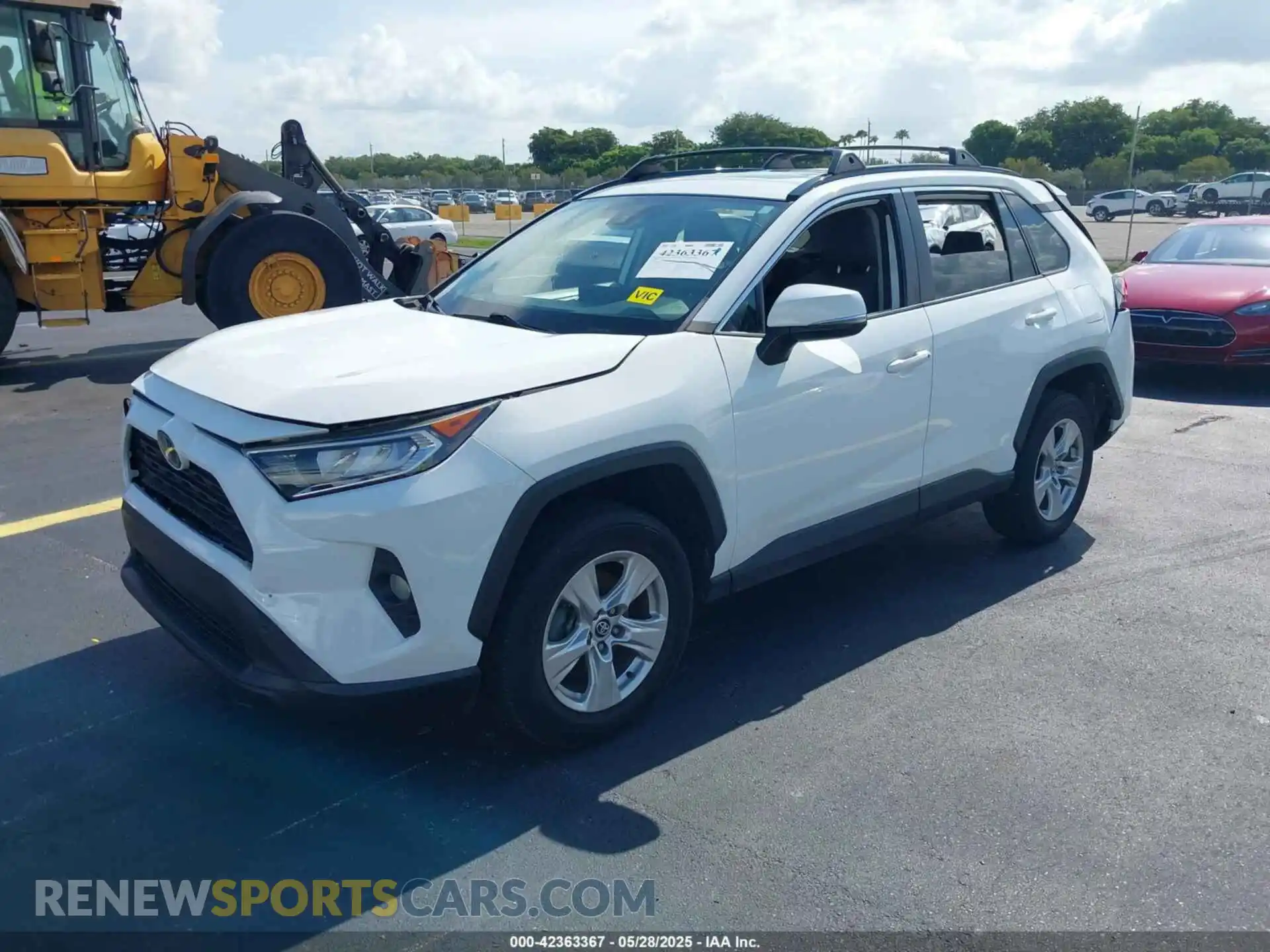 2 Photograph of a damaged car 2T3W1RFV1LW064983 TOYOTA RAV4 2020