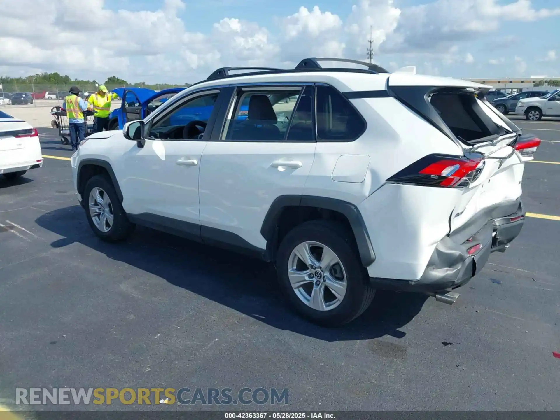 3 Photograph of a damaged car 2T3W1RFV1LW064983 TOYOTA RAV4 2020
