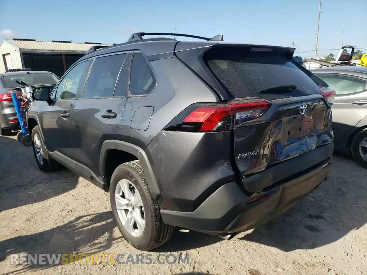 3 Фотография поврежденного автомобиля 2T3W1RFV2LC064072 TOYOTA RAV4 2020