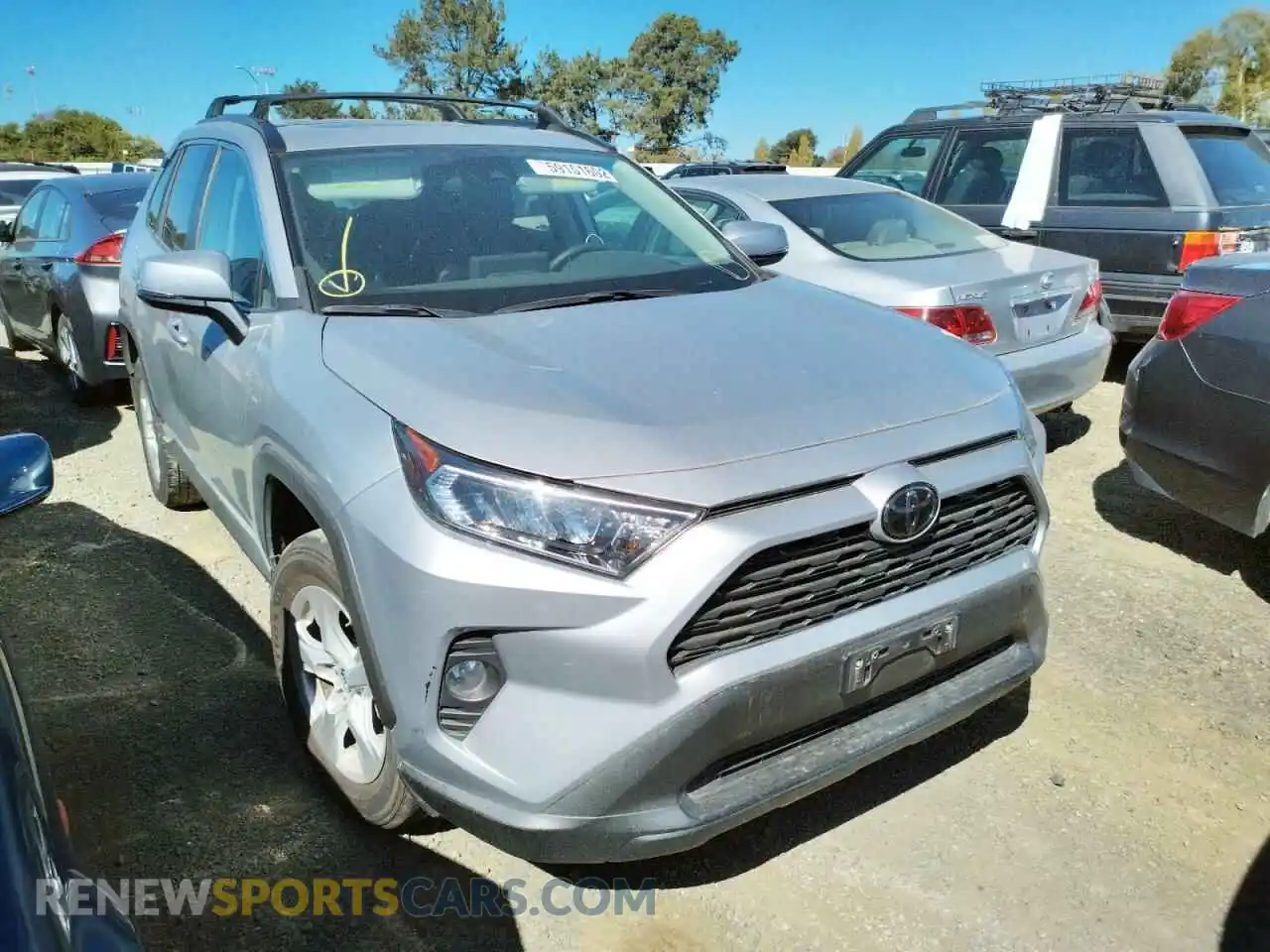 1 Photograph of a damaged car 2T3W1RFV2LW082716 TOYOTA RAV4 2020