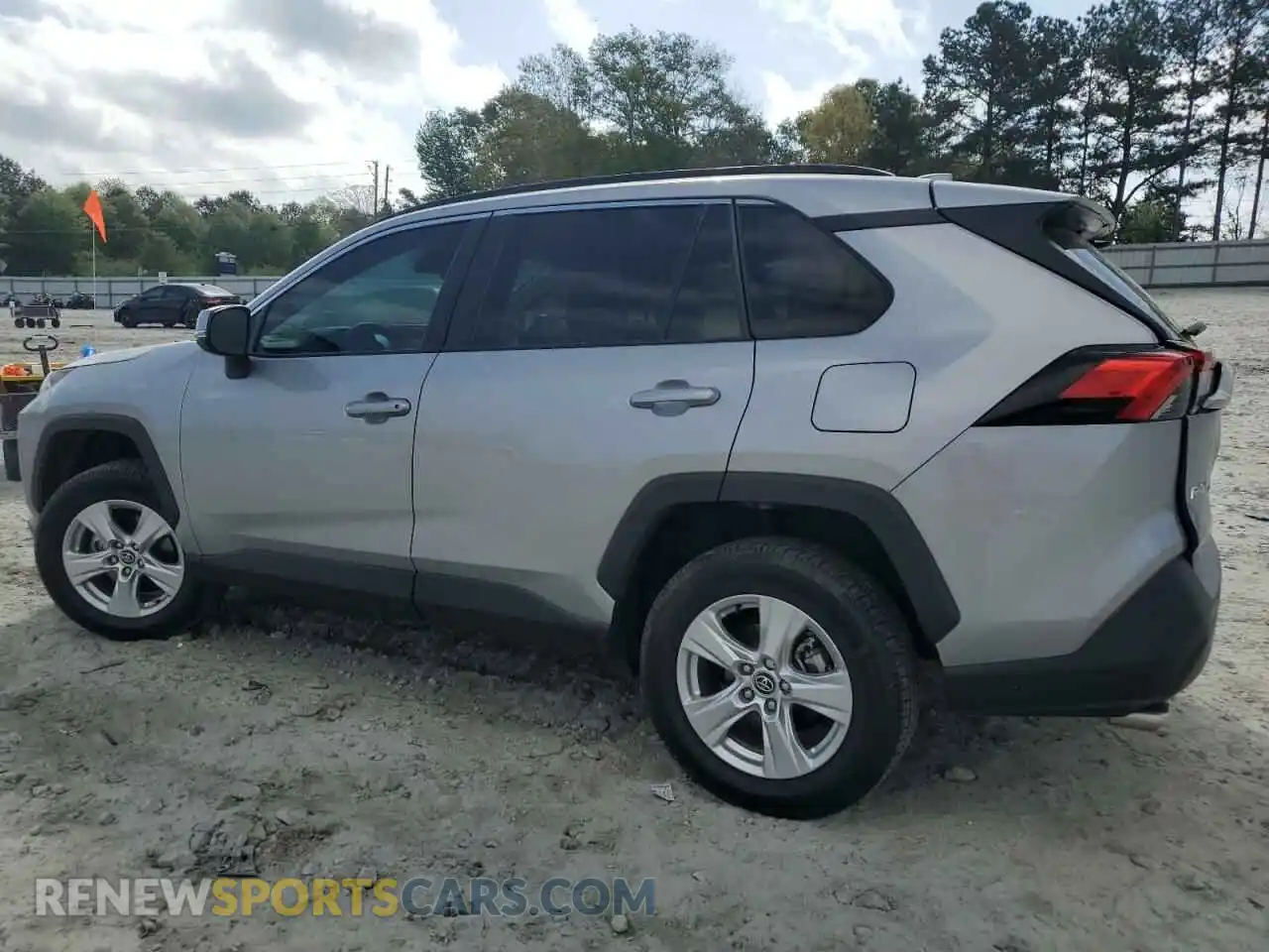 2 Photograph of a damaged car 2T3W1RFV3LC070687 TOYOTA RAV4 2020