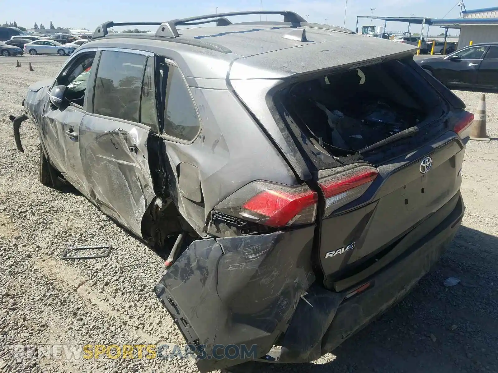 3 Photograph of a damaged car 2T3W1RFV3LW086595 TOYOTA RAV4 2020