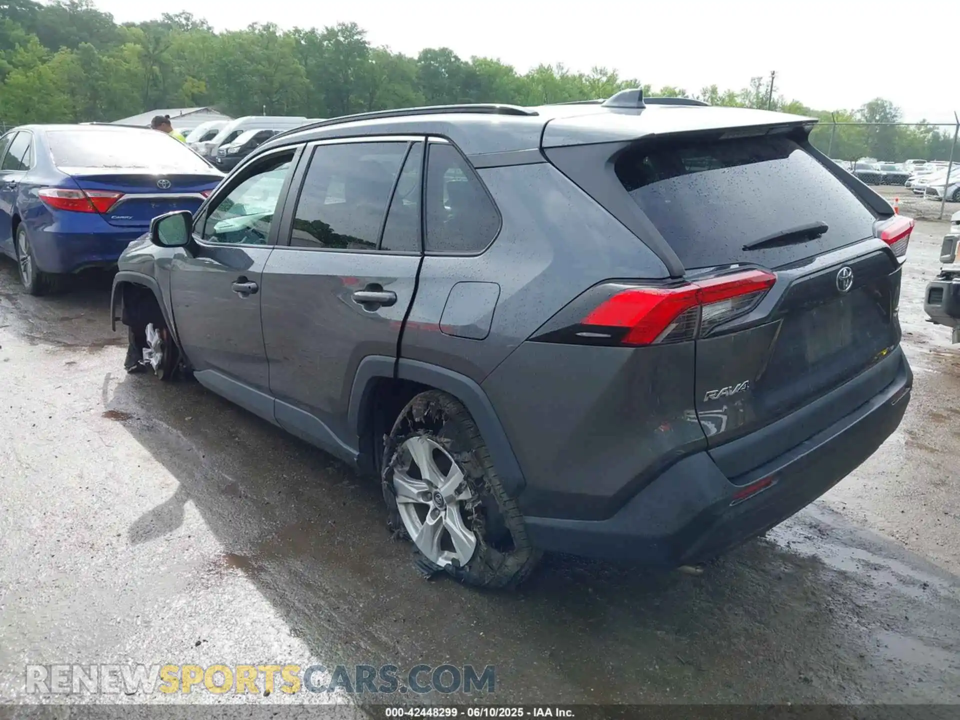 3 Photograph of a damaged car 2T3W1RFV4LC040257 TOYOTA RAV4 2020