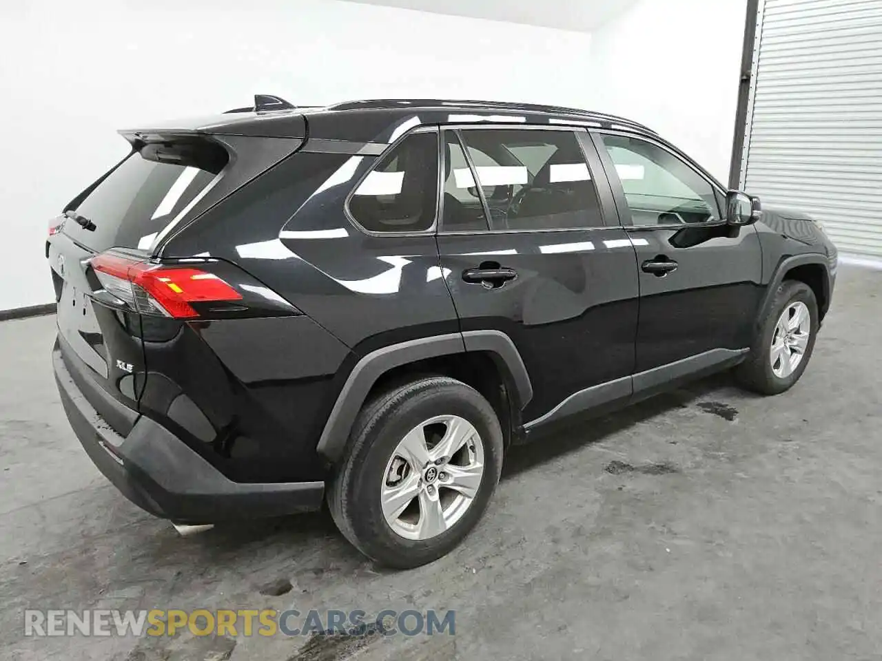 3 Photograph of a damaged car 2T3W1RFV4LC046723 TOYOTA RAV4 2020