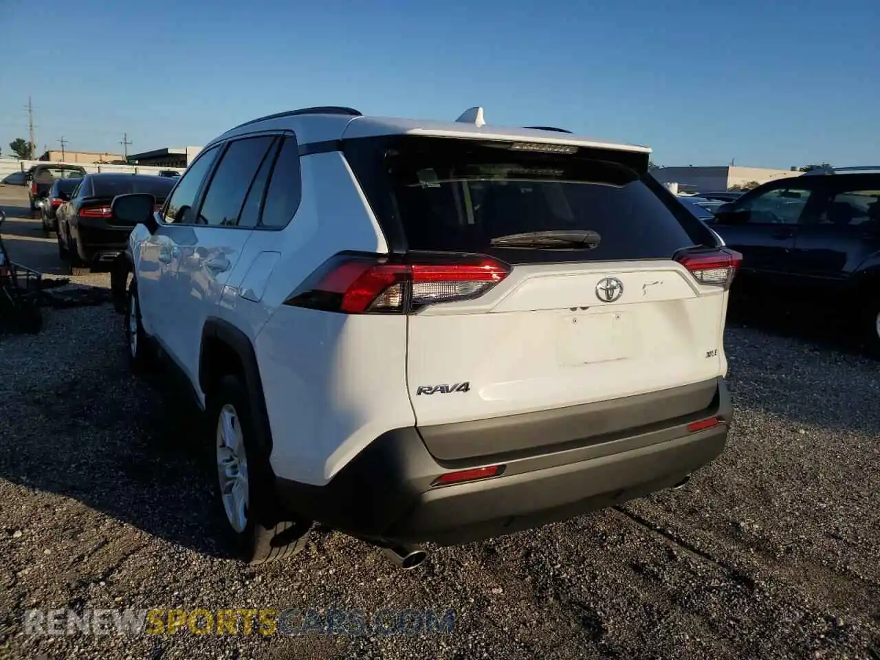 2 Фотография поврежденного автомобиля 2T3W1RFV6LC055147 TOYOTA RAV4 2020