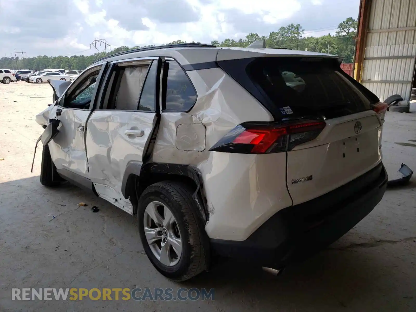 3 Photograph of a damaged car 2T3W1RFV7LC050913 TOYOTA RAV4 2020