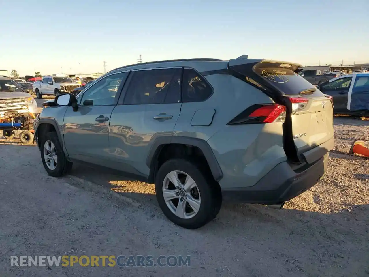 2 Photograph of a damaged car 2T3W1RFV8LC044103 TOYOTA RAV4 2020
