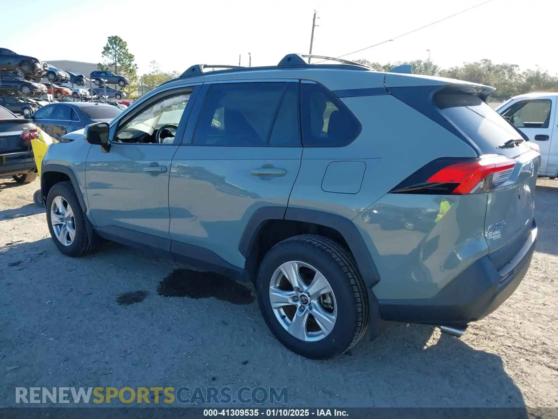 3 Photograph of a damaged car 2T3W1RFV8LW062714 TOYOTA RAV4 2020