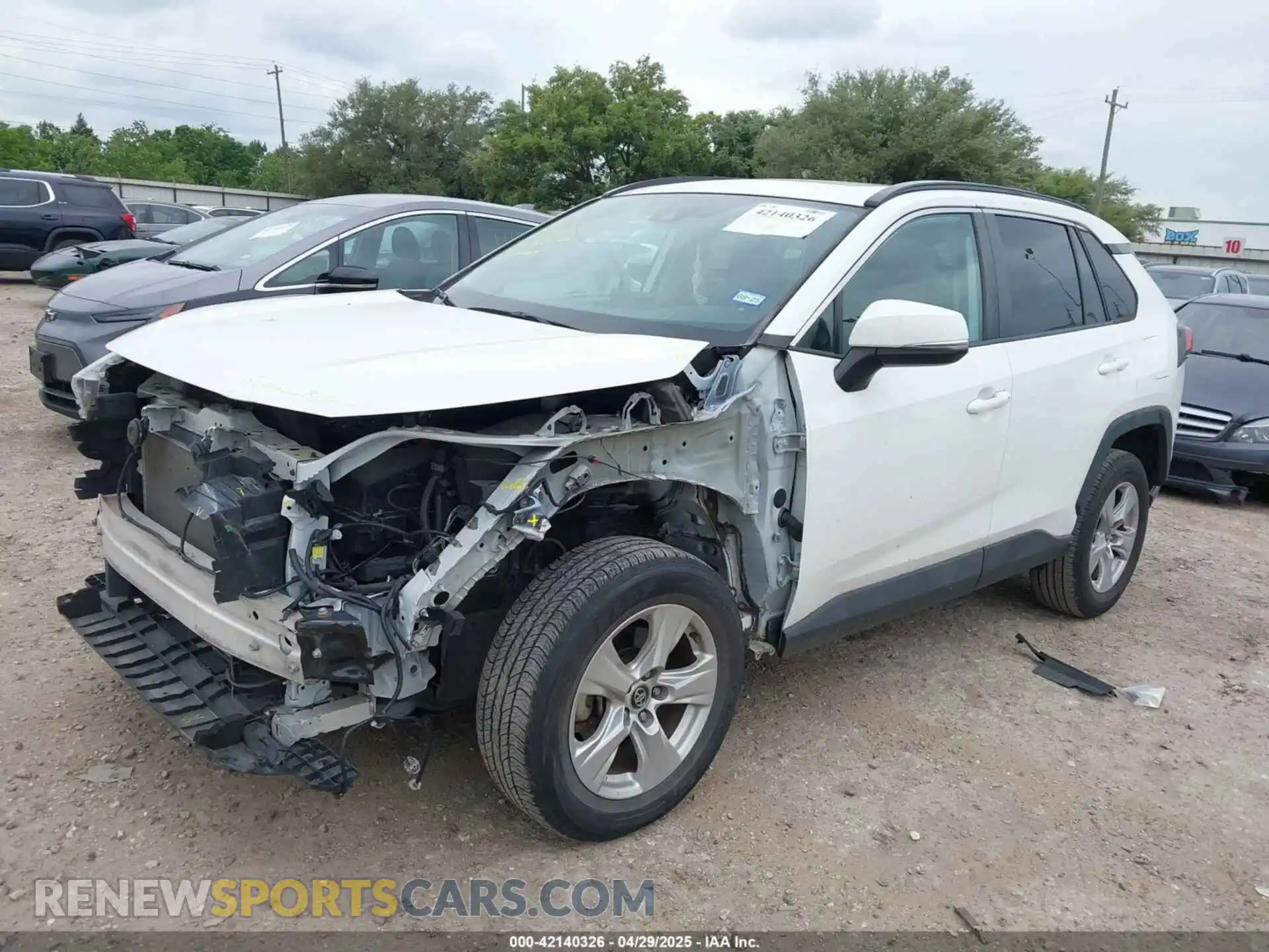 2 Photograph of a damaged car 2T3W1RFV9LW091901 TOYOTA RAV4 2020