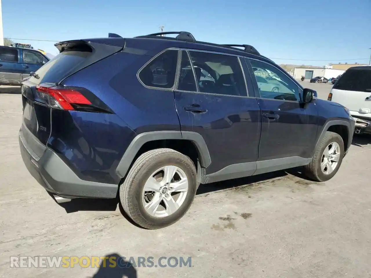3 Фотография поврежденного автомобиля 2T3W1RFV9LW103285 TOYOTA RAV4 2020