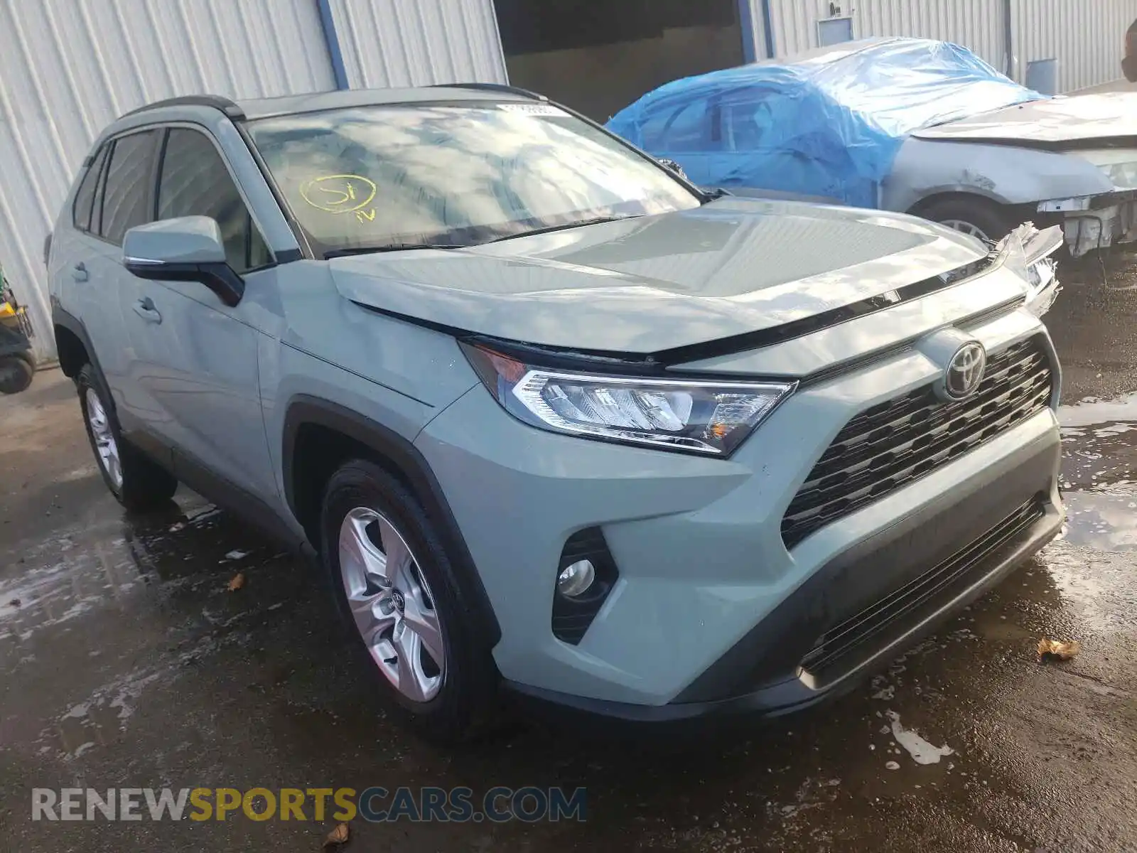 1 Photograph of a damaged car 2T3W1RFVXLW089252 TOYOTA RAV4 2020