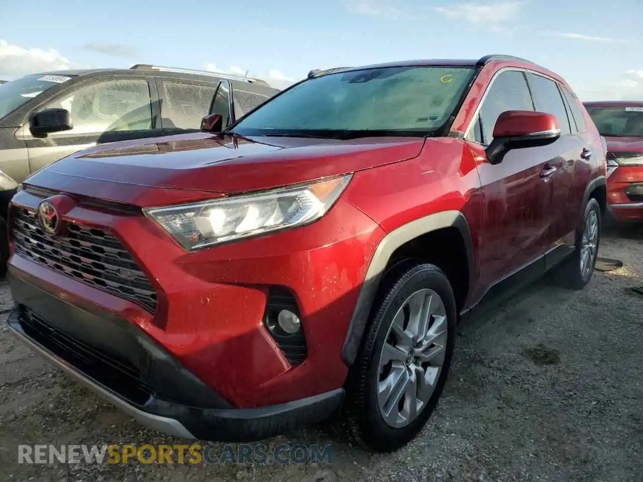 1 Photograph of a damaged car 2T3Y1RFV9LC081833 TOYOTA RAV4 2020