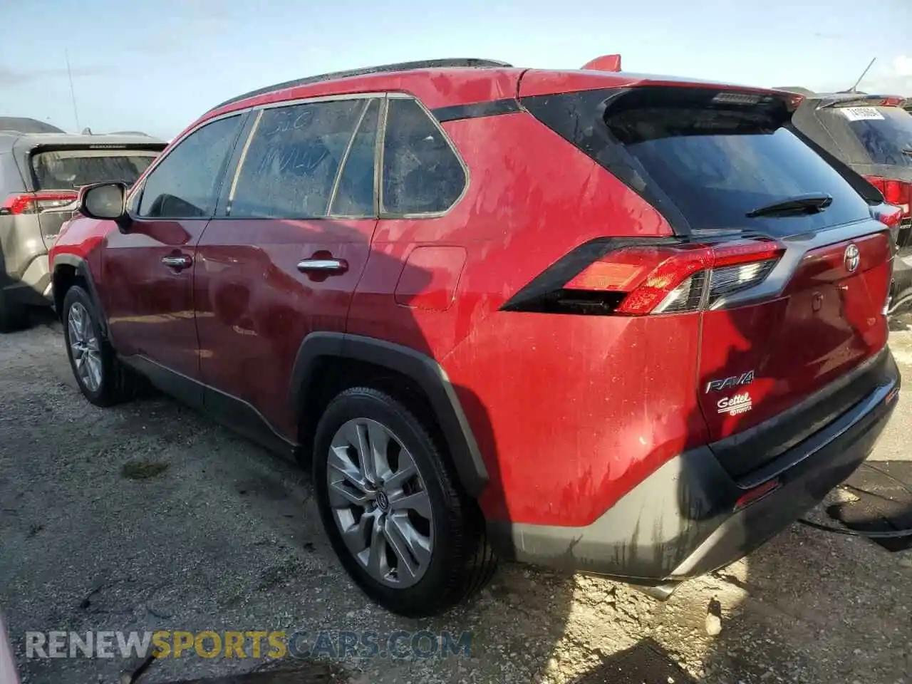 2 Photograph of a damaged car 2T3Y1RFV9LC081833 TOYOTA RAV4 2020
