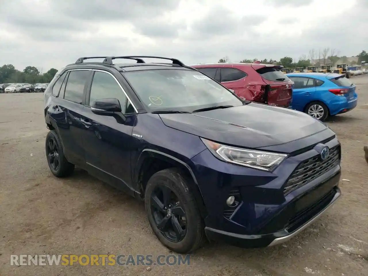 1 Photograph of a damaged car 4T3EWRFV0LU005128 TOYOTA RAV4 2020