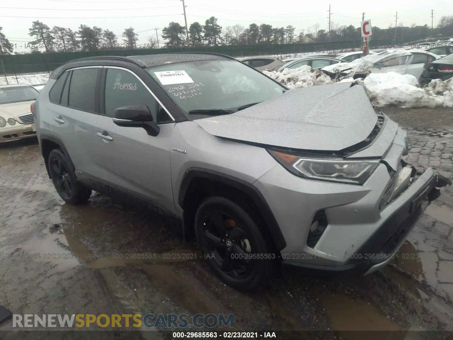 1 Photograph of a damaged car 4T3EWRFV0LU007980 TOYOTA RAV4 2020