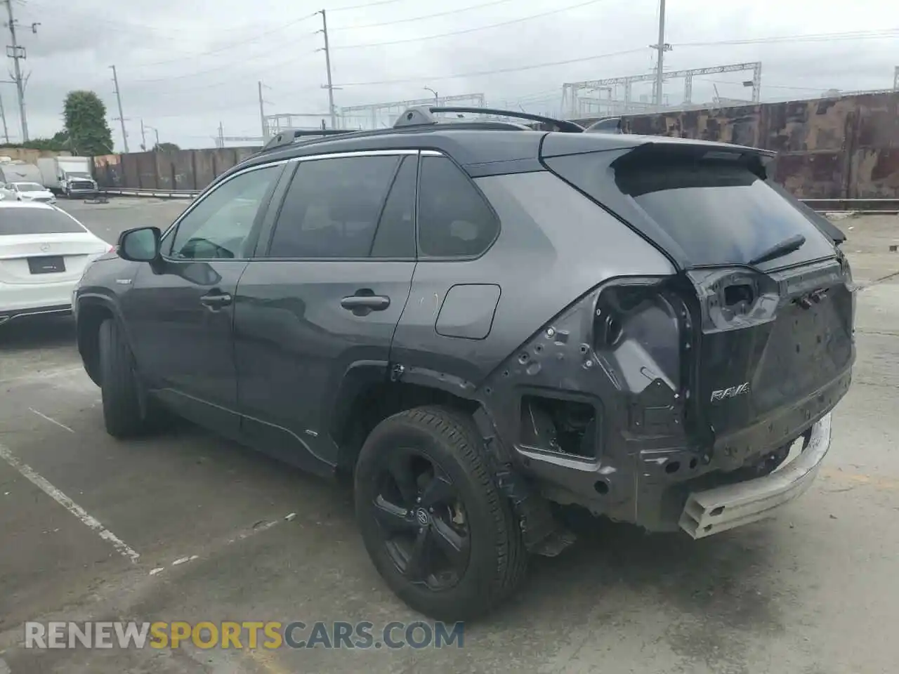 2 fotografías del automóvil dañado 4T3EWRFV2LU001971 TOYOTA RAV4 2020