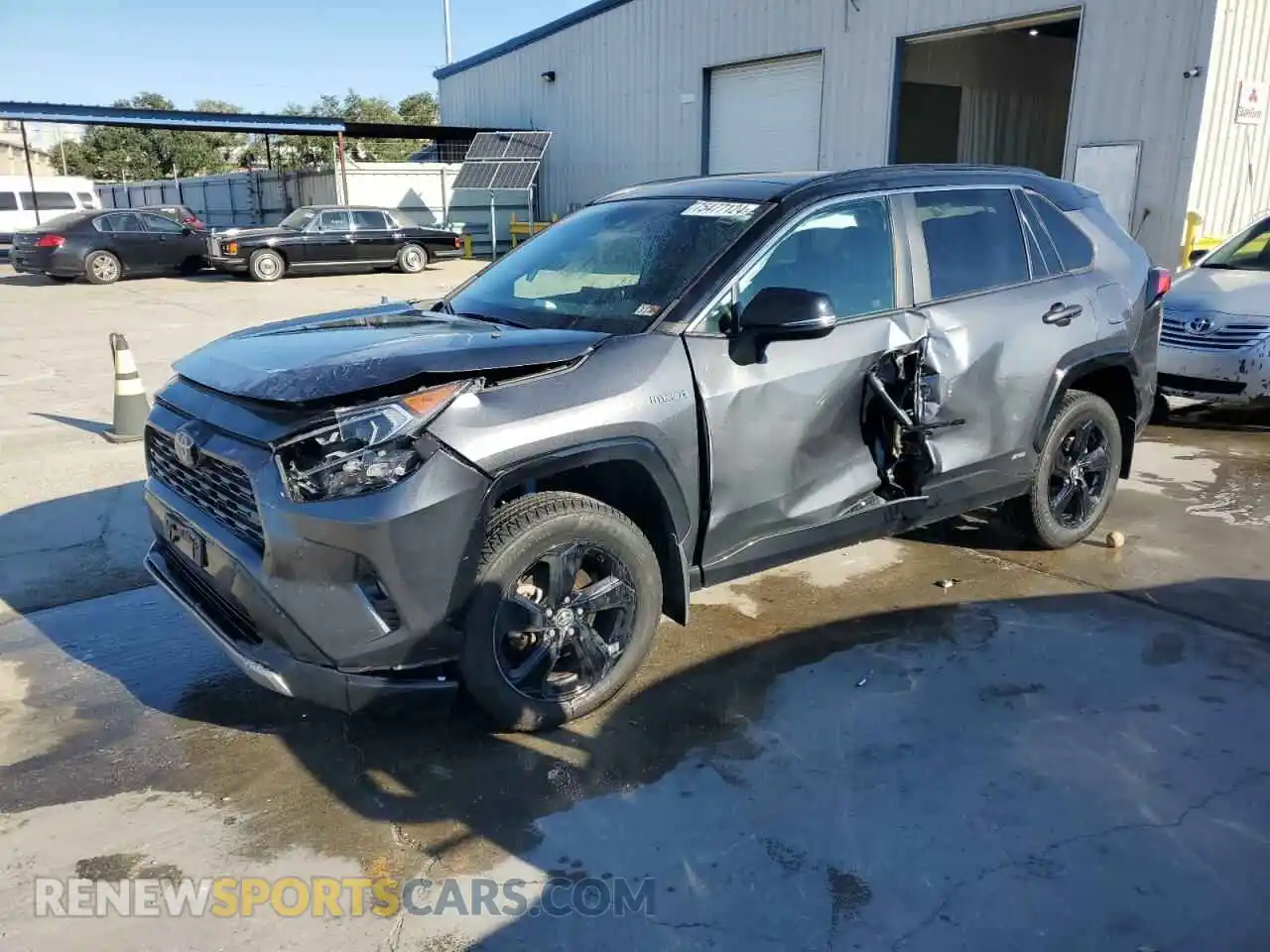 1 Photograph of a damaged car 4T3EWRFV2LU003963 TOYOTA RAV4 2020
