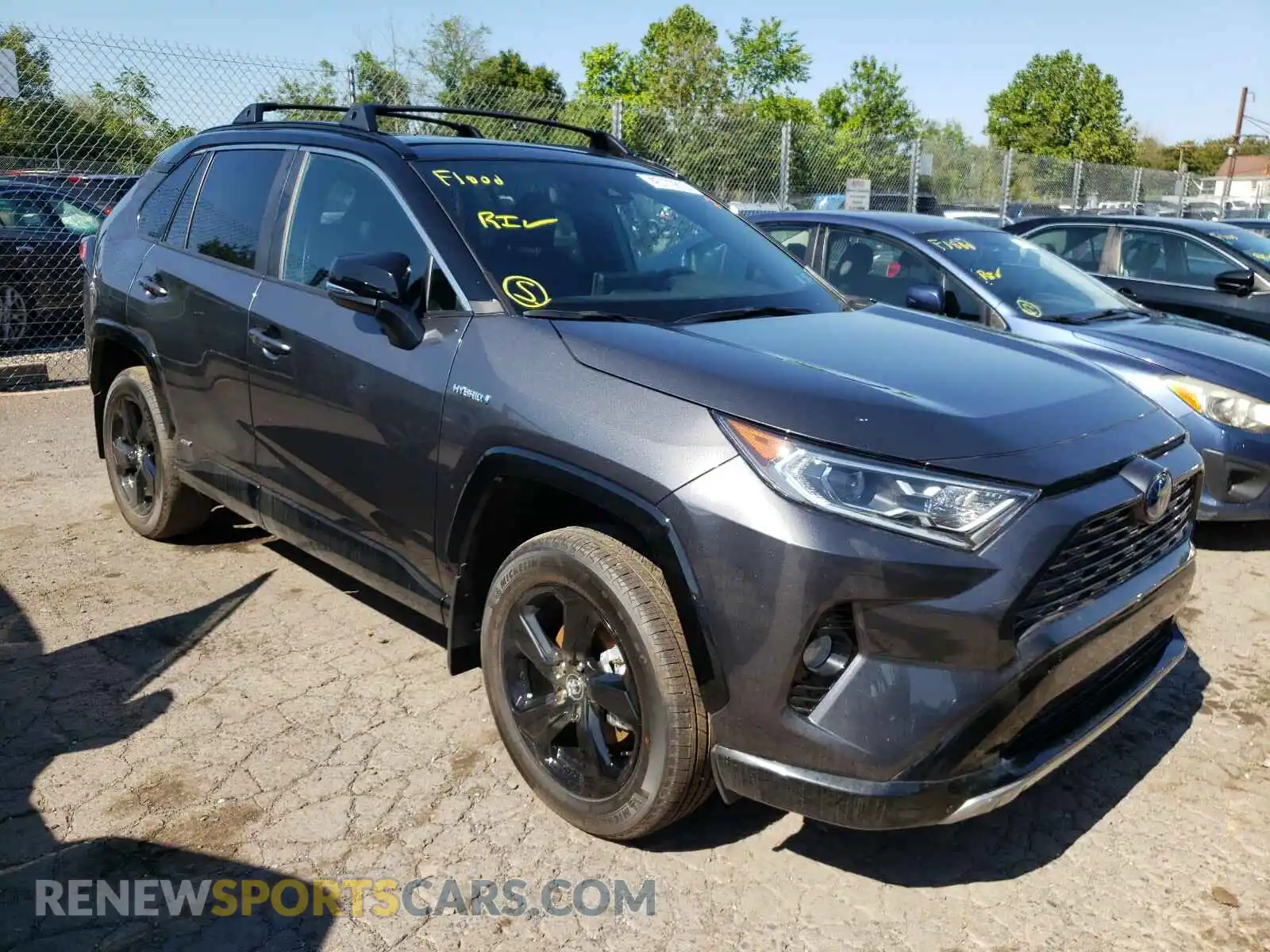 1 Photograph of a damaged car 4T3EWRFV2LU005504 TOYOTA RAV4 2020