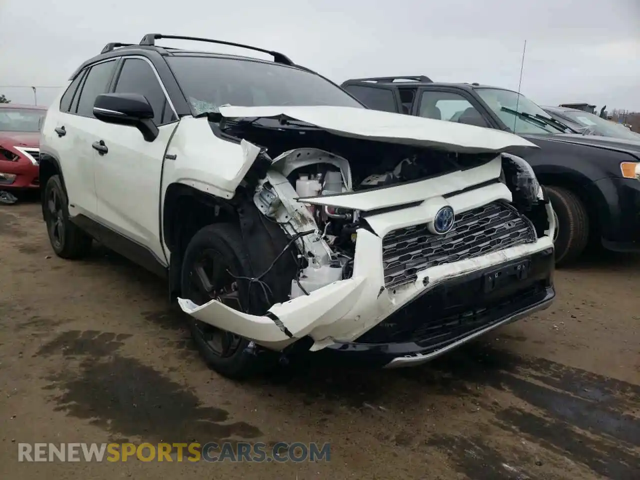 1 Photograph of a damaged car 4T3EWRFV5LU002256 TOYOTA RAV4 2020
