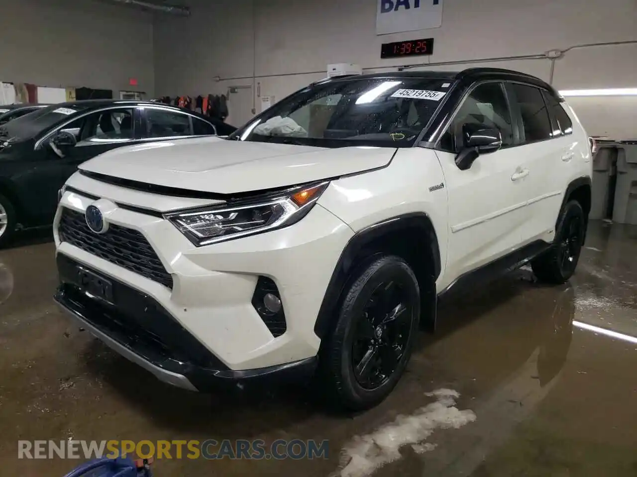 1 Photograph of a damaged car 4T3EWRFV9LU006486 TOYOTA RAV4 2020