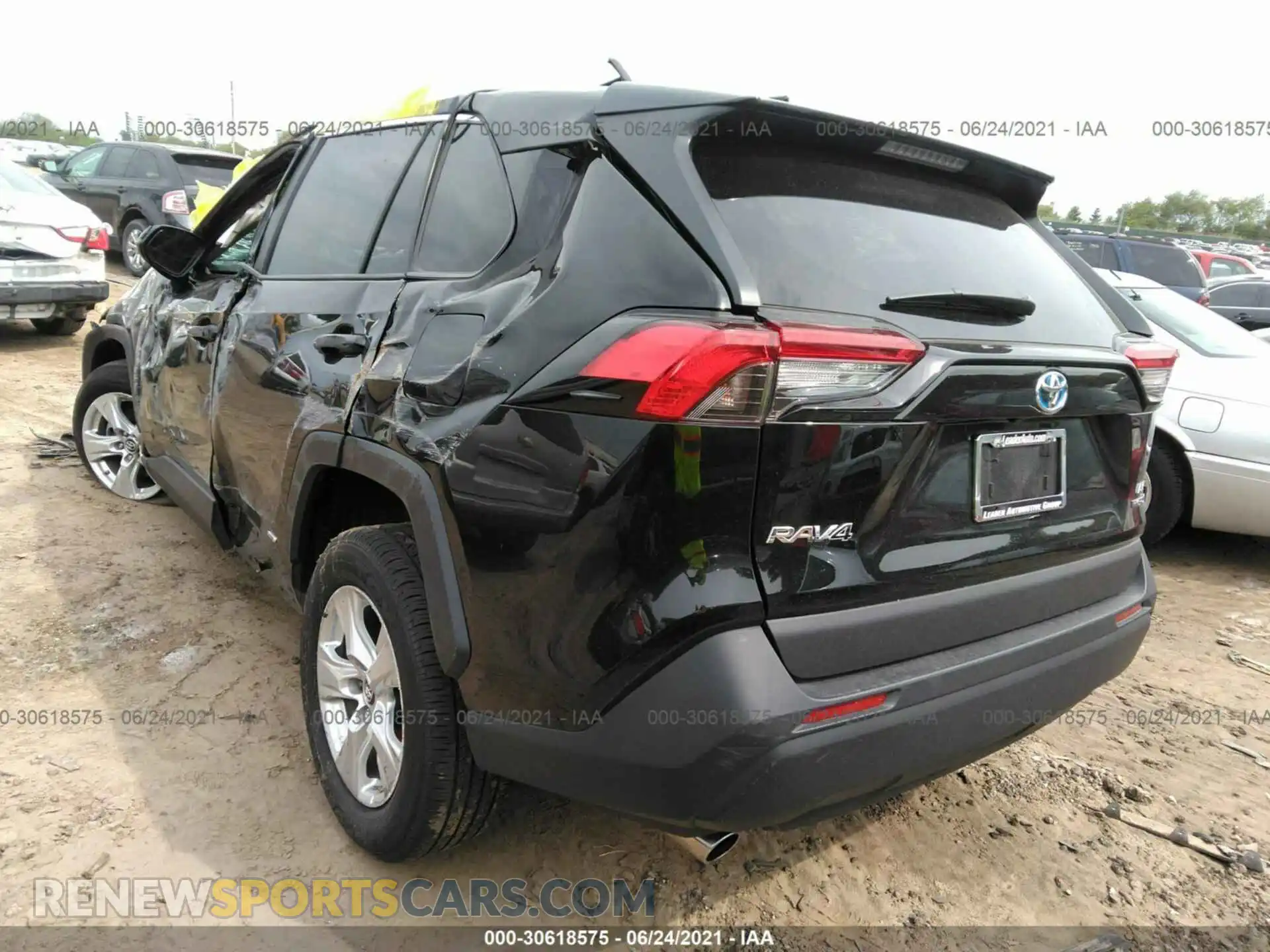 3 Фотография поврежденного автомобиля 4T3LWRFV3LU003882 TOYOTA RAV4 2020