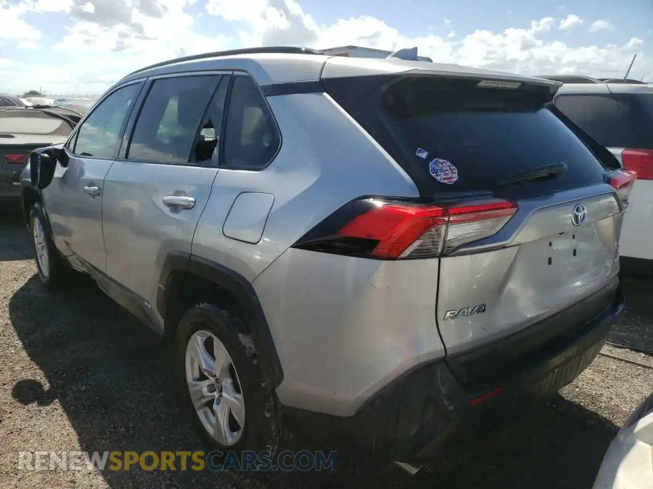 3 Photograph of a damaged car 4T3R6RFV2LU003687 TOYOTA RAV4 2020