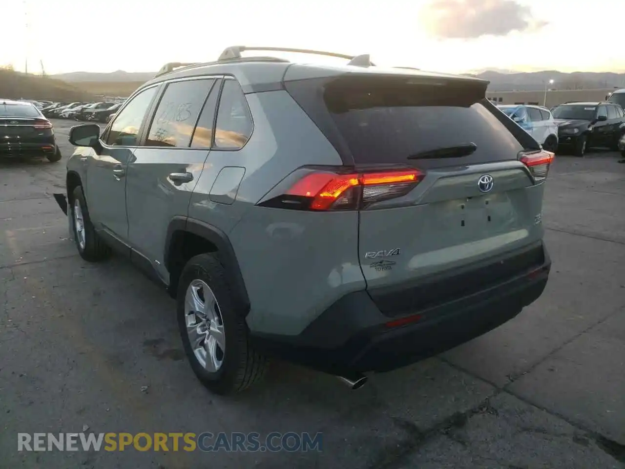 3 fotografías del automóvil dañado 4T3RWRFV2LU005522 TOYOTA RAV4 2020