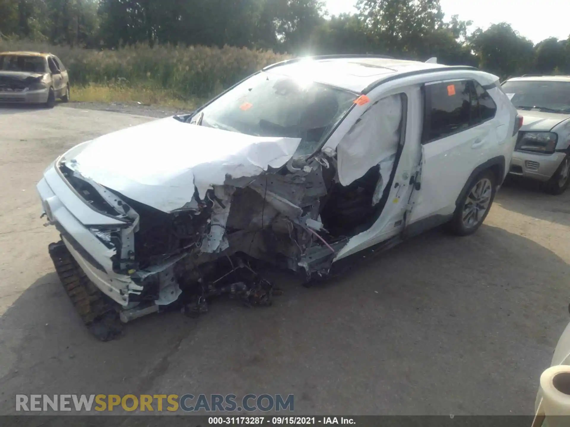 2 Photograph of a damaged car JTMC1RFV2LD519047 TOYOTA RAV4 2020