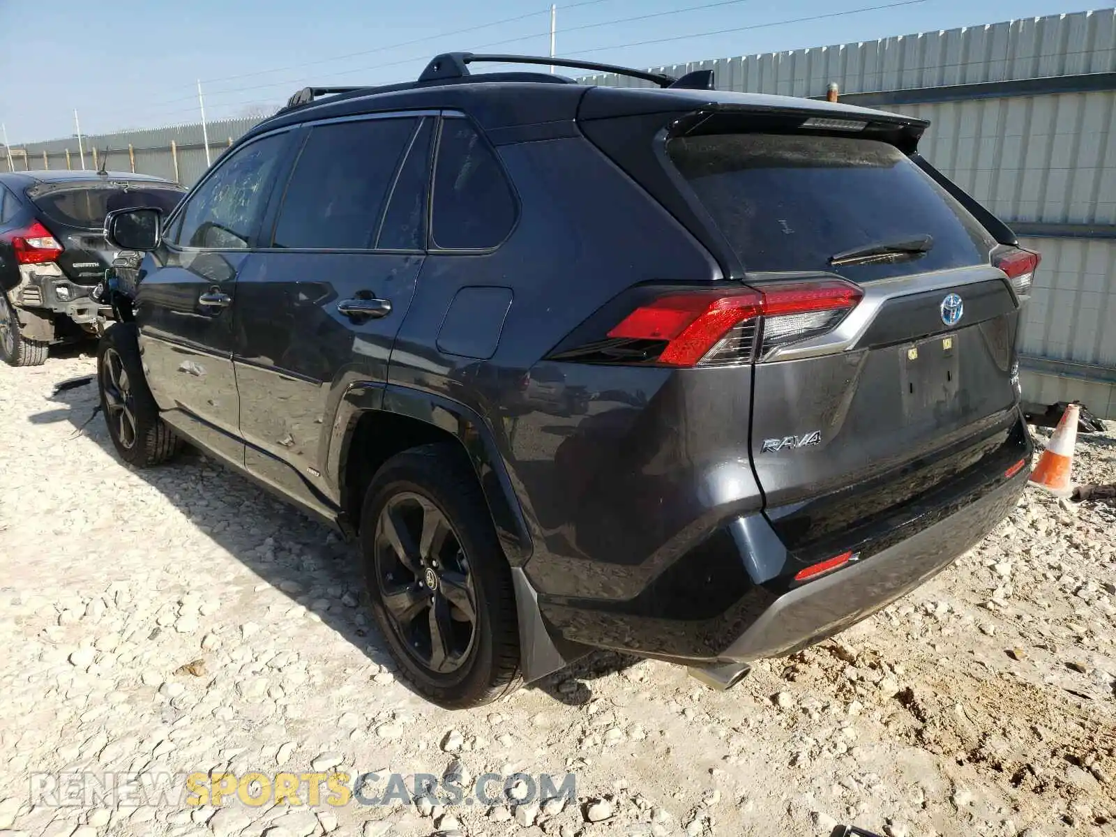 3 Photograph of a damaged car JTMEWRFV0LJ050018 TOYOTA RAV4 2020