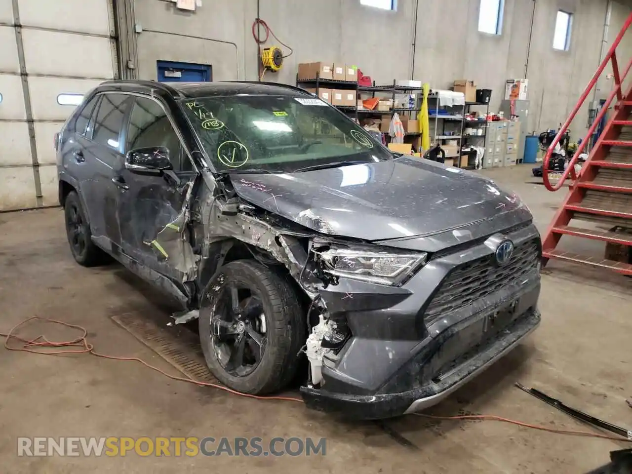 1 Photograph of a damaged car JTMEWRFV2LD543567 TOYOTA RAV4 2020