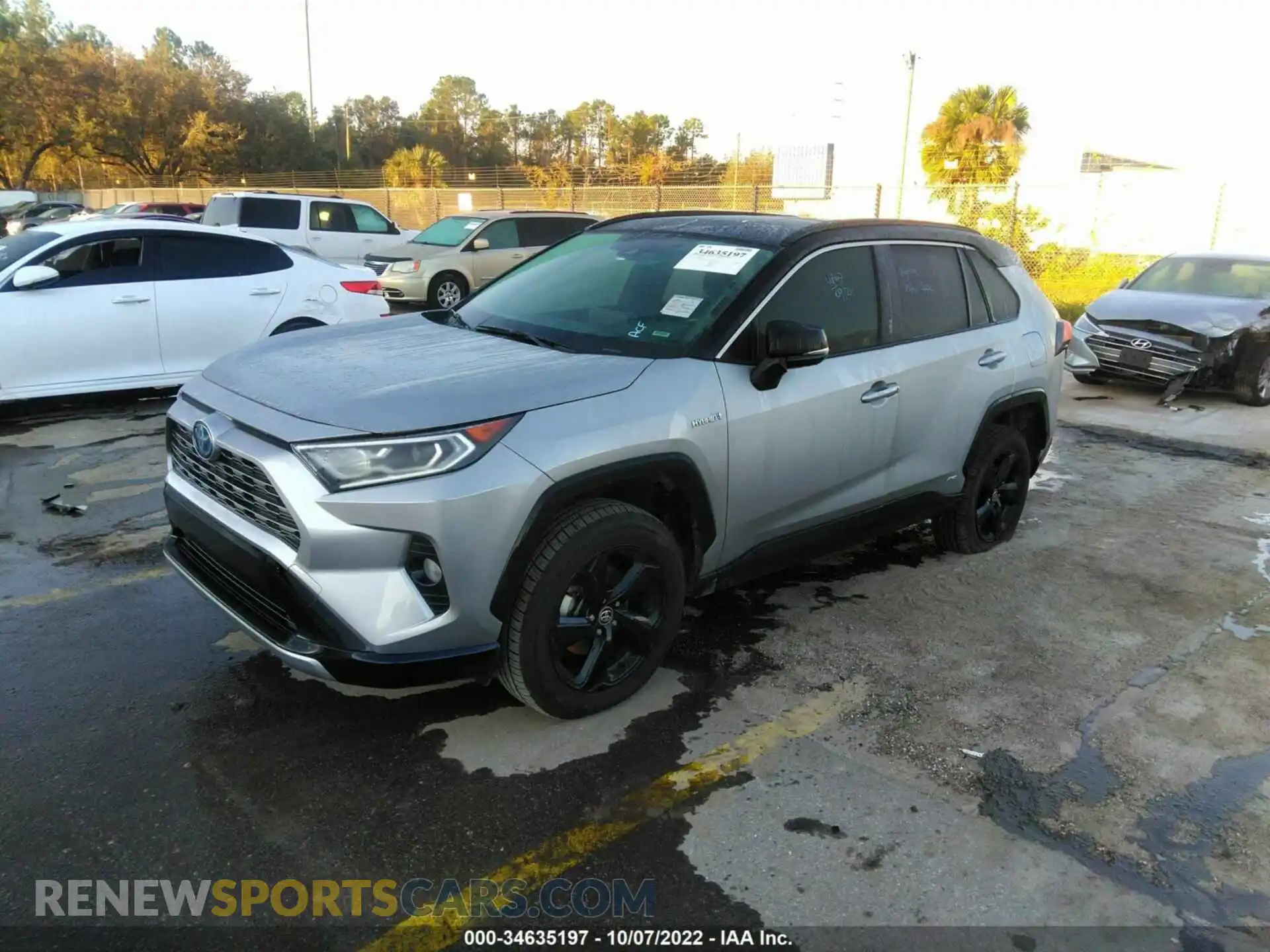 2 fotografías del automóvil dañado JTMEWRFV2LJ049355 TOYOTA RAV4 2020