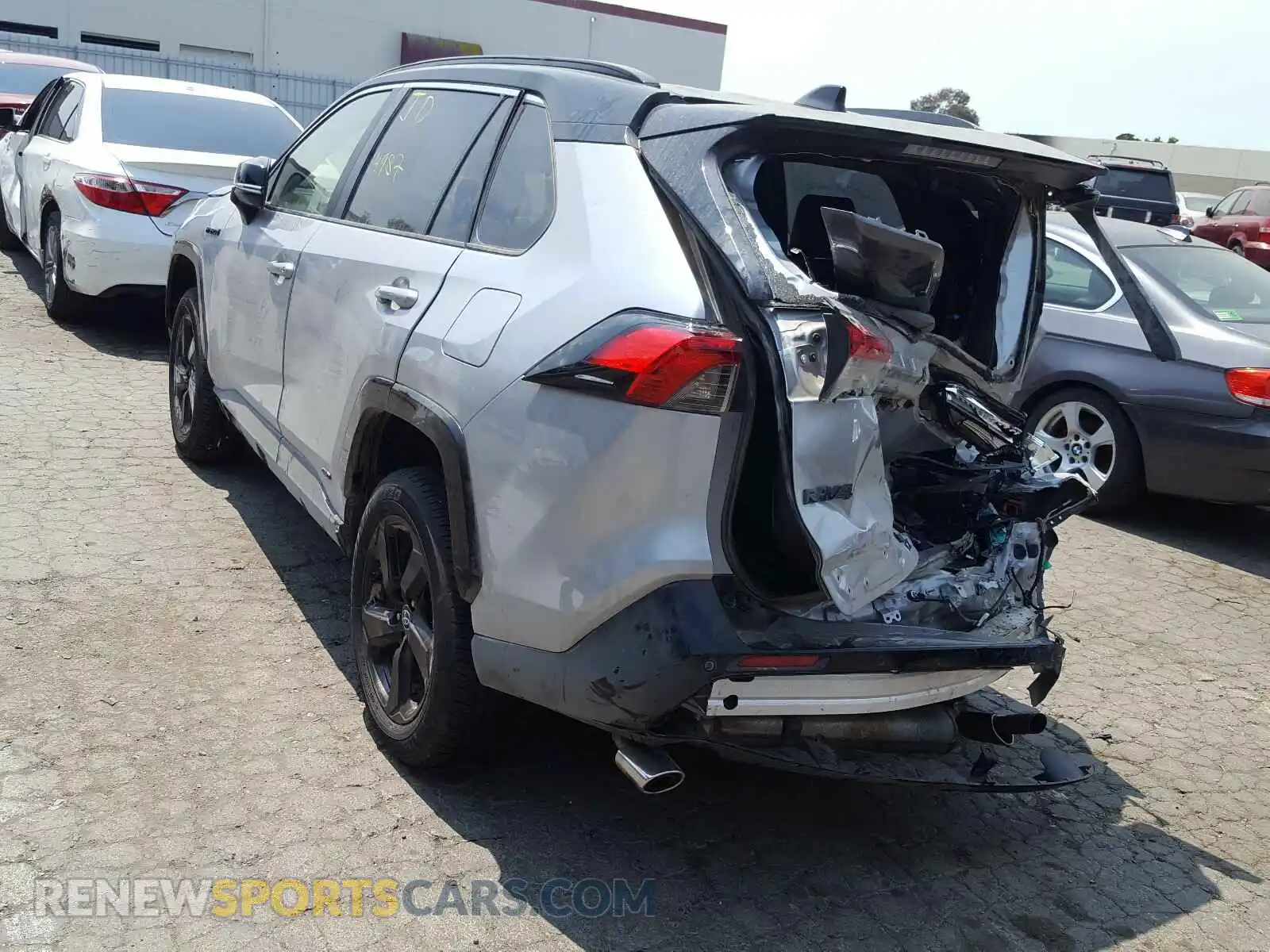 3 Photograph of a damaged car JTMEWRFV3LJ040485 TOYOTA RAV4 2020