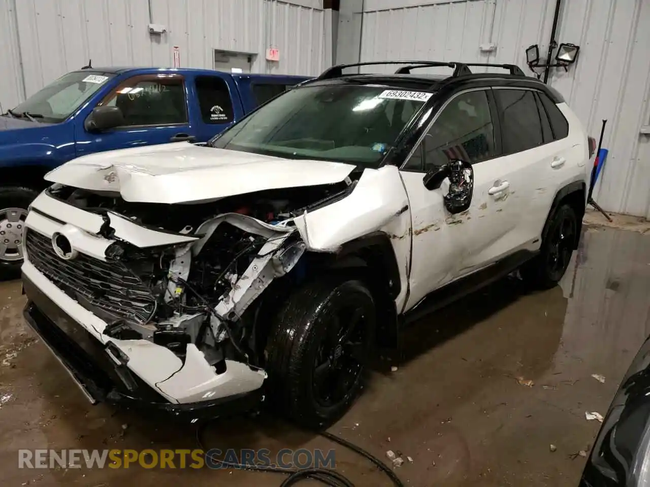1 Photograph of a damaged car JTMEWRFV8LJ030762 TOYOTA RAV4 2020