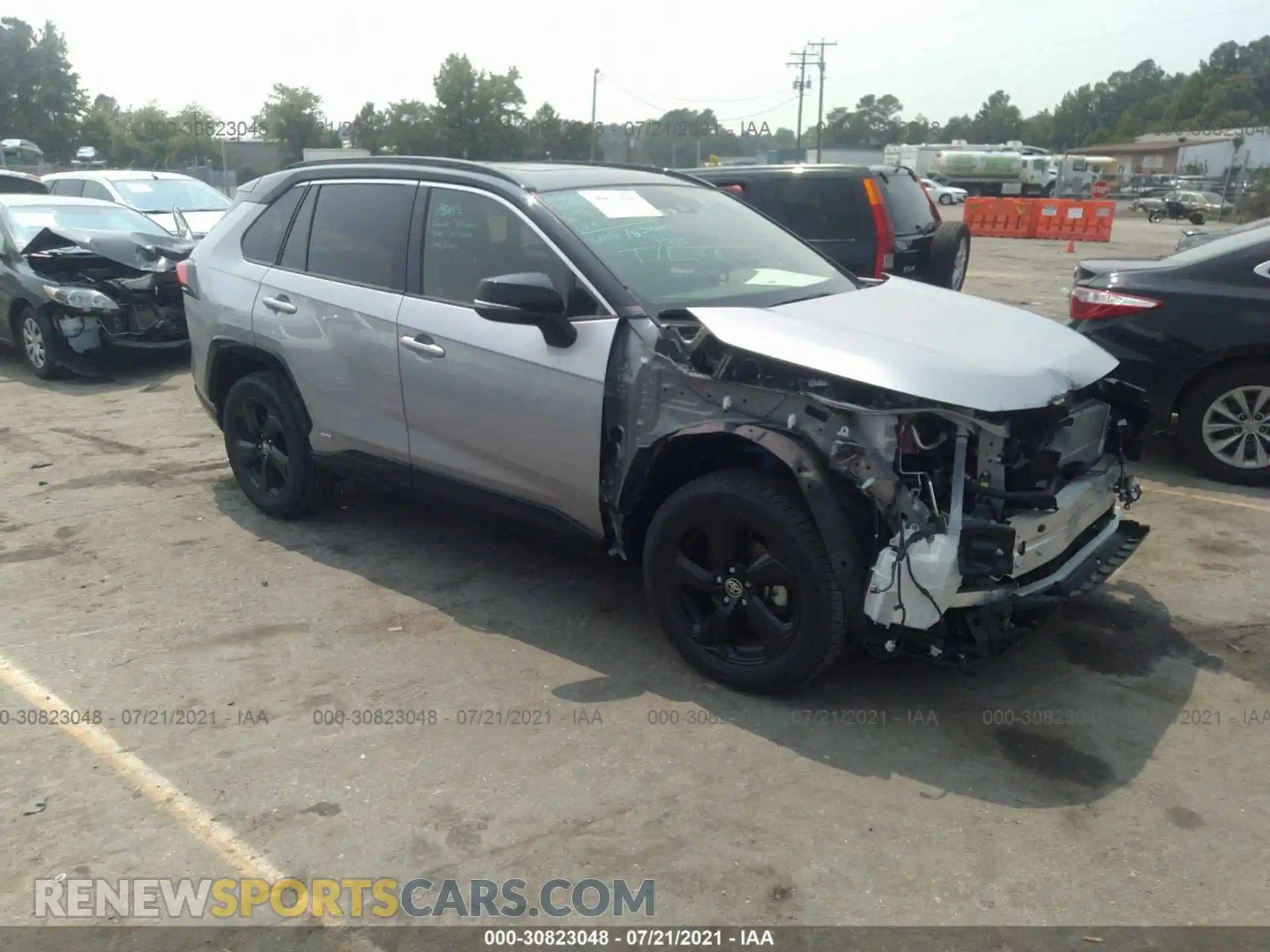 1 Photograph of a damaged car JTMEWRFVXLJ032304 TOYOTA RAV4 2020