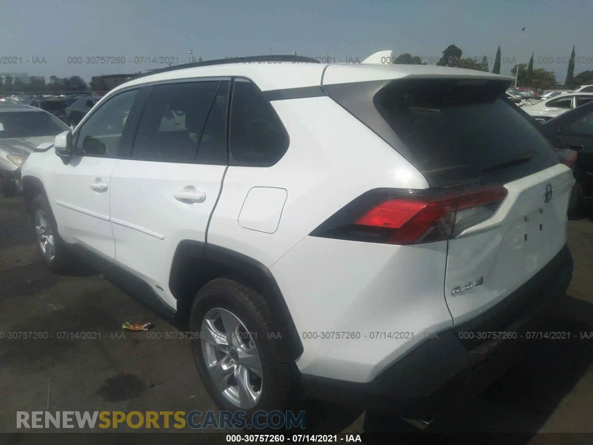 3 Photograph of a damaged car JTMM6RFV5LD004341 TOYOTA RAV4 2020