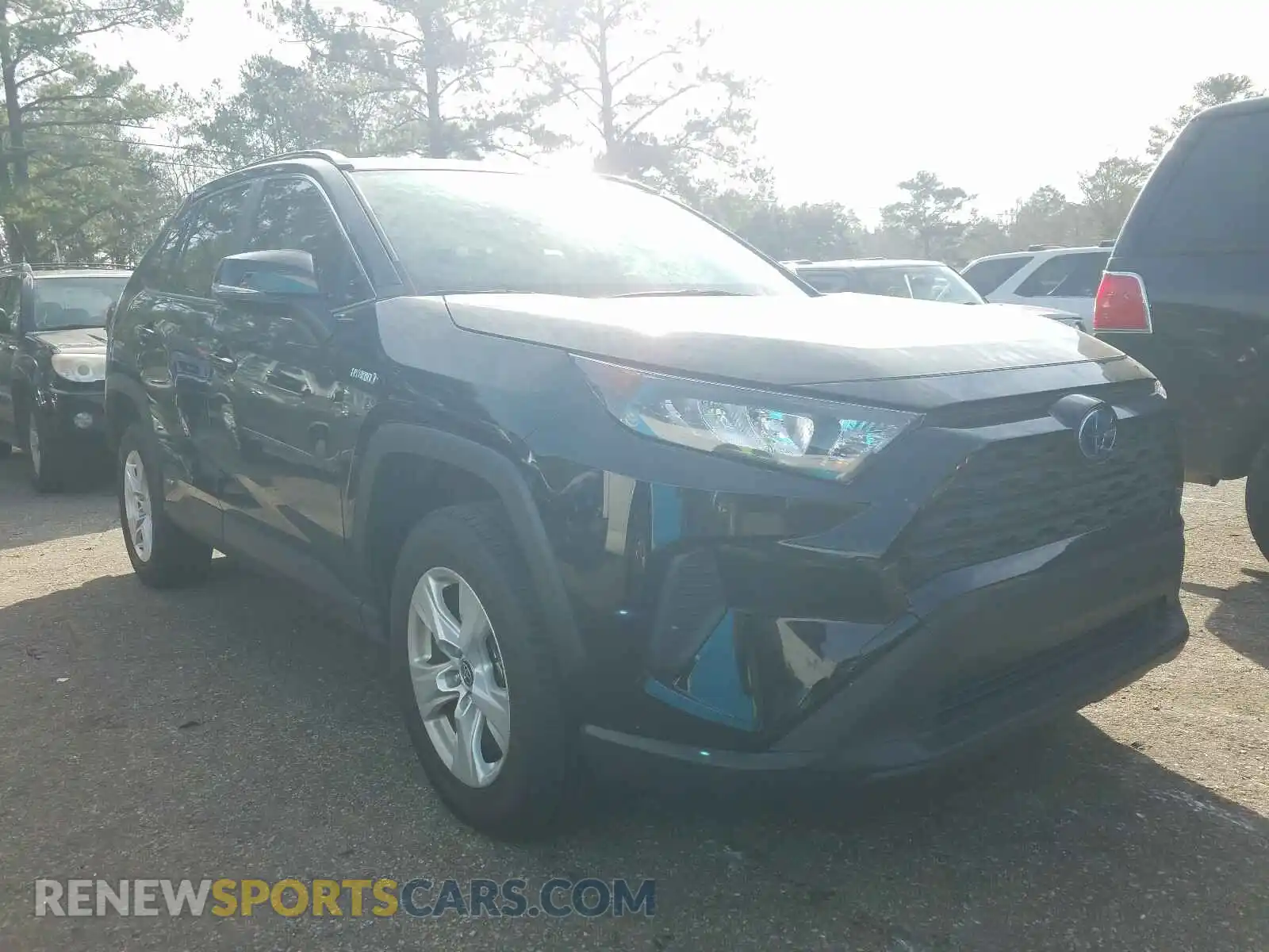 1 Photograph of a damaged car JTMM6RFV8LD002745 TOYOTA RAV4 2020