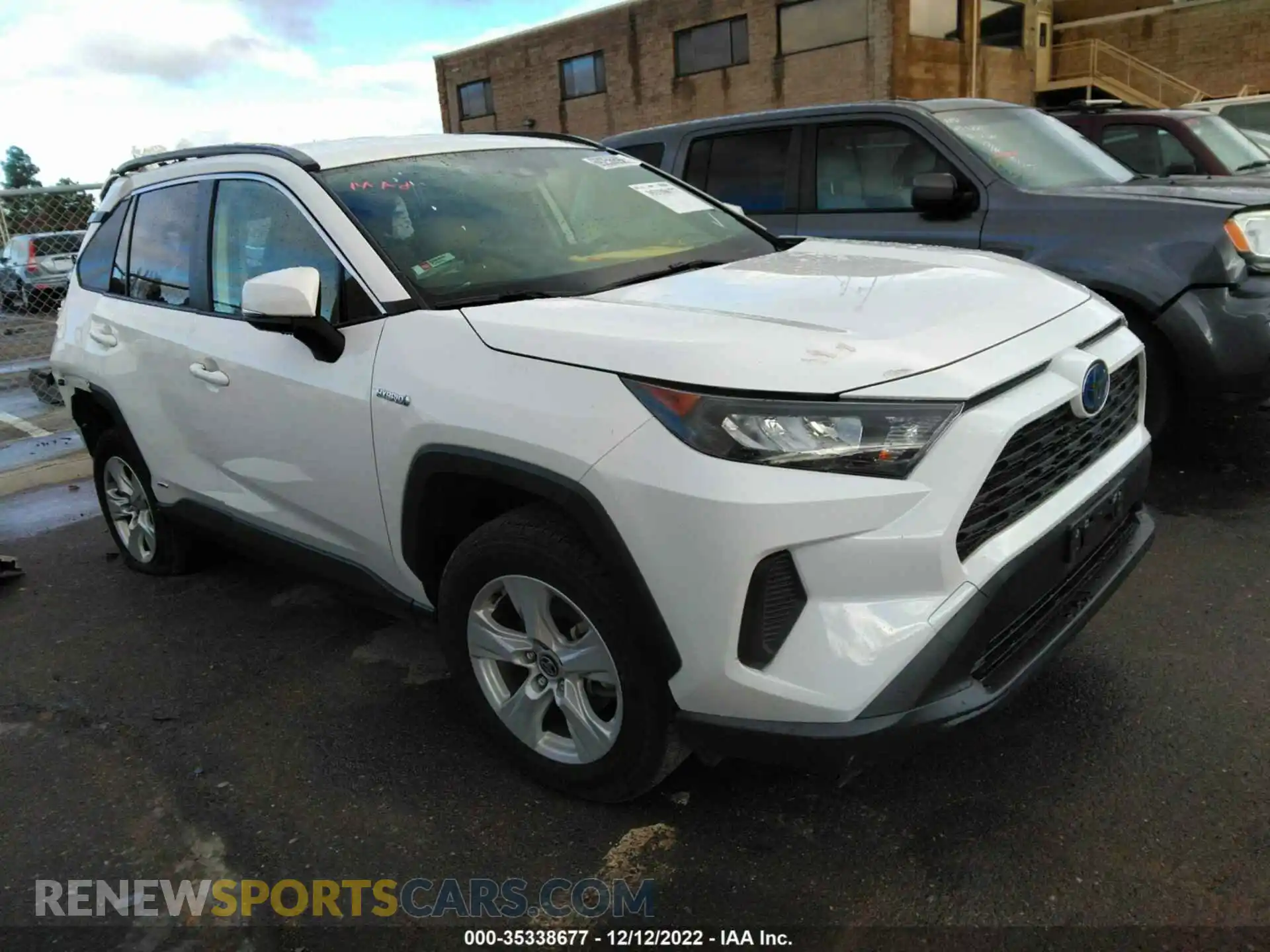 1 Photograph of a damaged car JTMMWRFV0LD064673 TOYOTA RAV4 2020